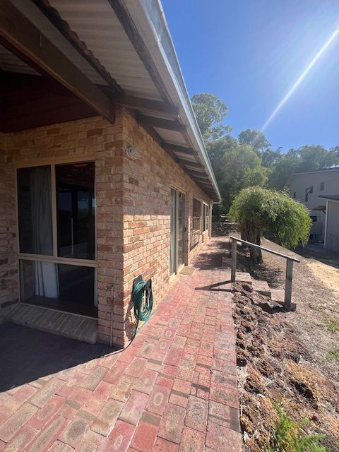 26 Heather Road — photo 13 of 15