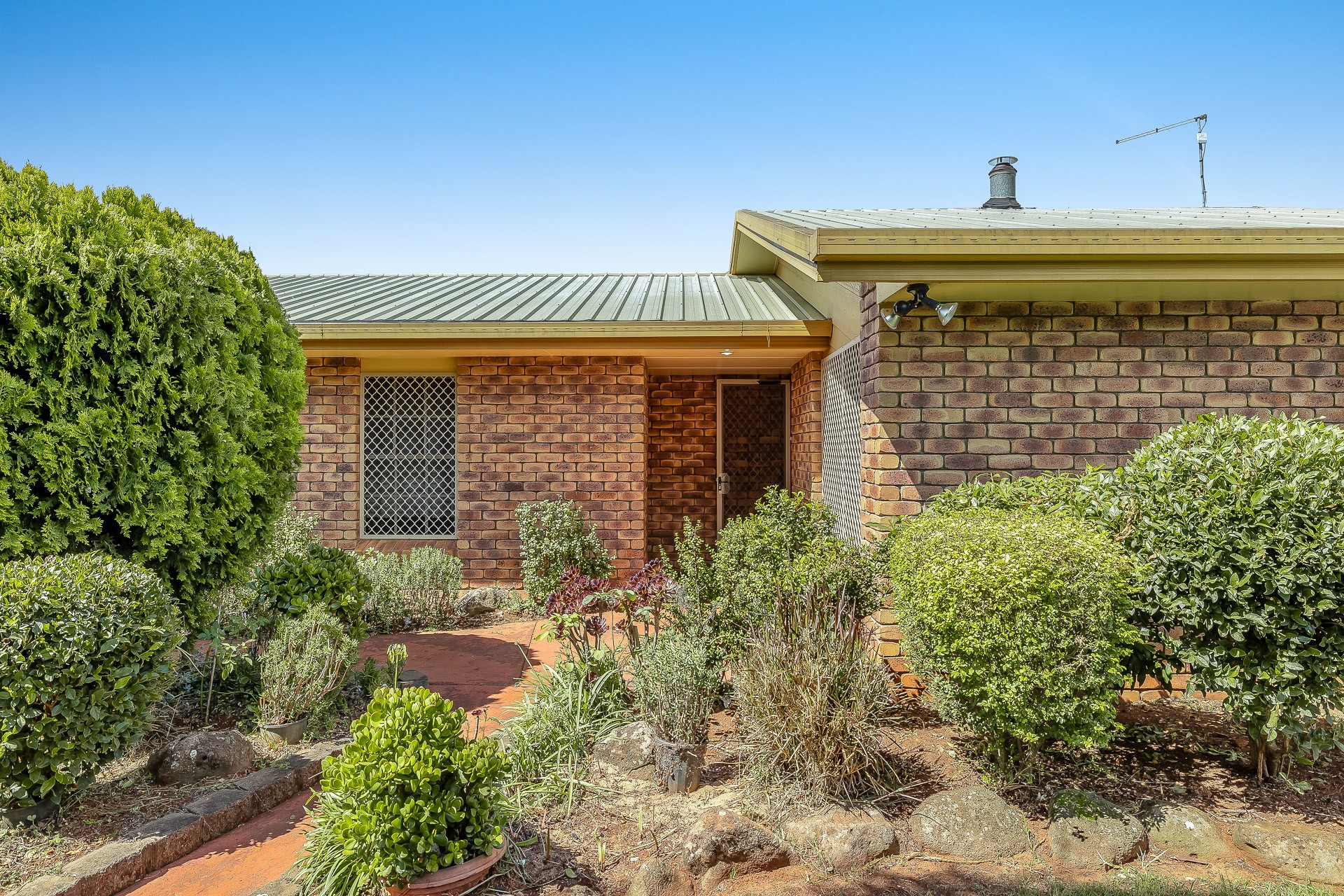 11 Neville Court, Centenary Heights, QLD 4350