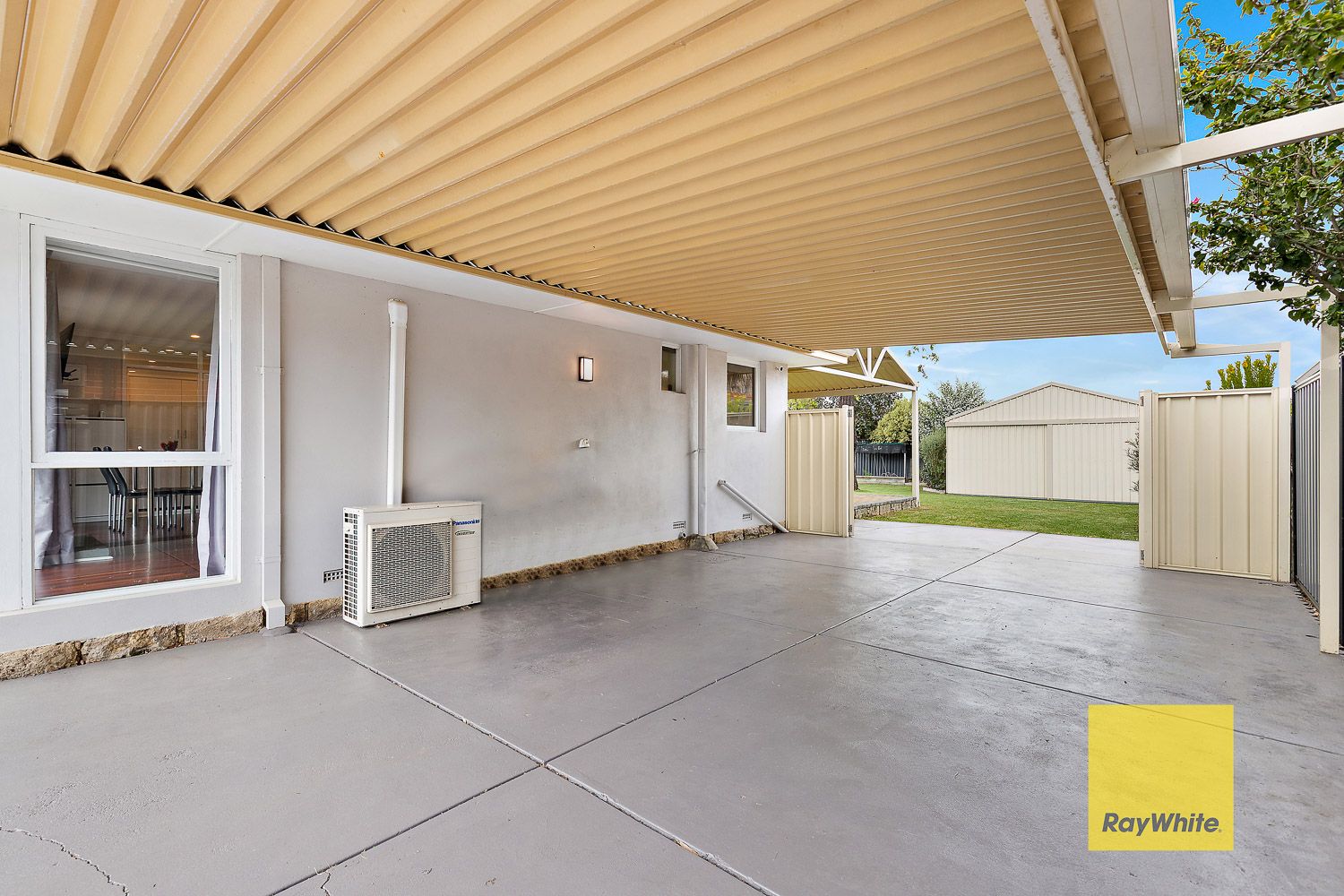 27 Glyndebourne Avenue — photo 14 of 23