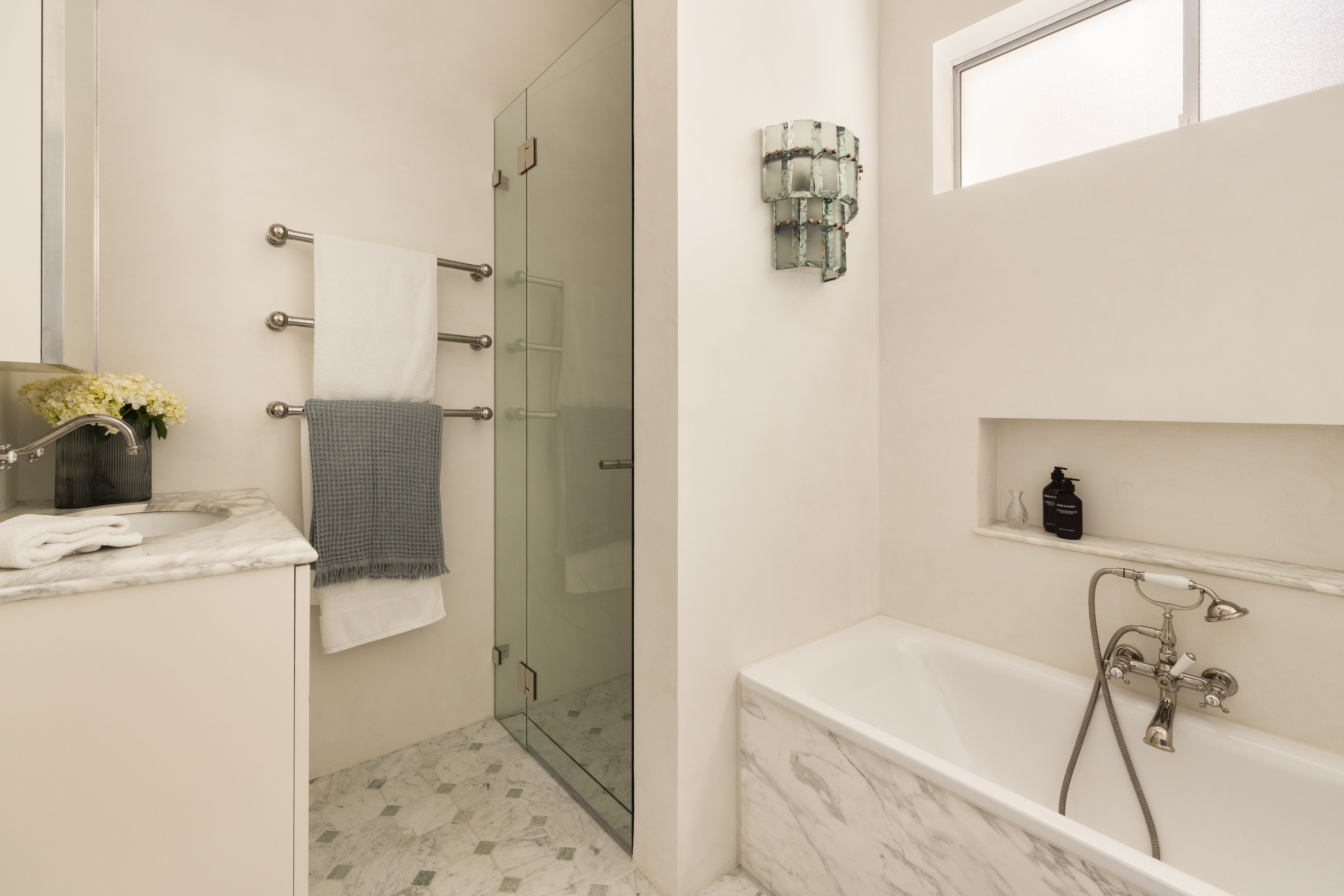 160 Hall Street — photo 12 of 15
