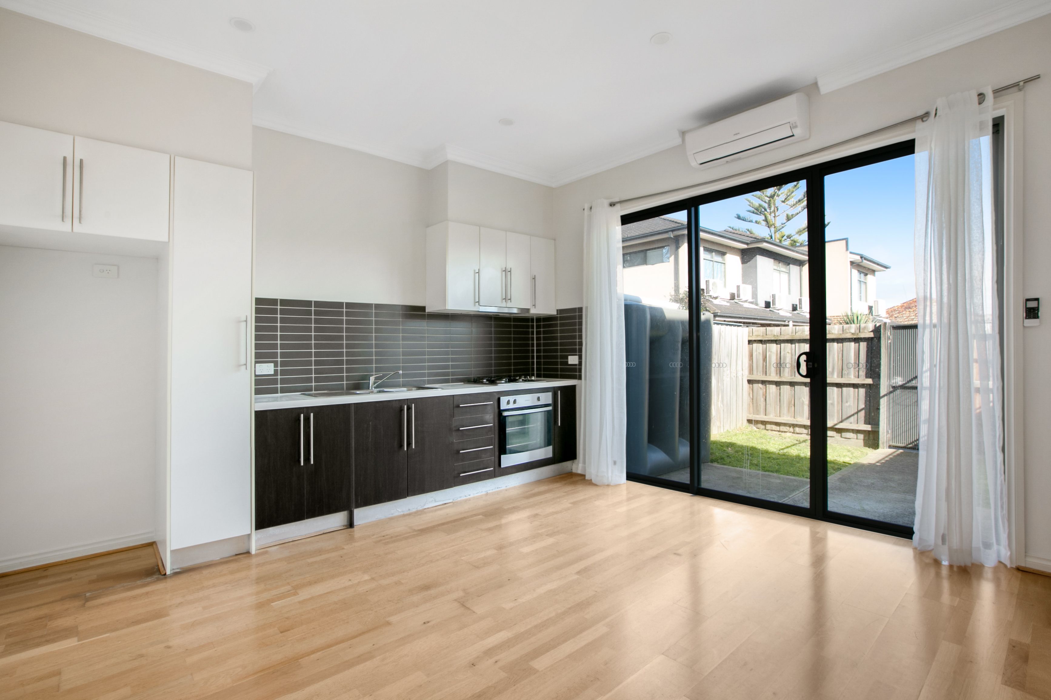 4/977-979 High Street, Reservoir, VIC 3073