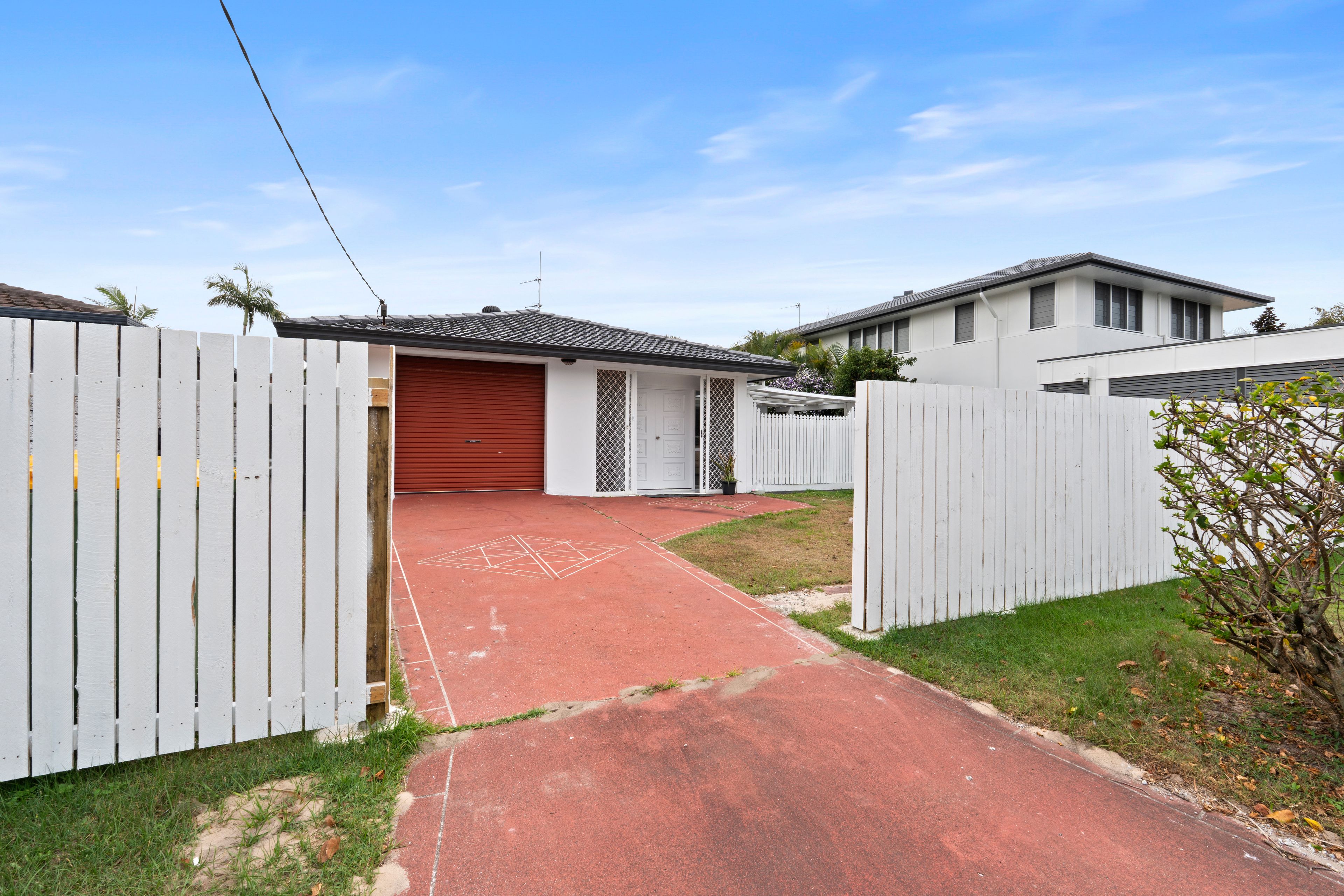 6 Mascala Parade — photo from Ray White Mermaid Waters