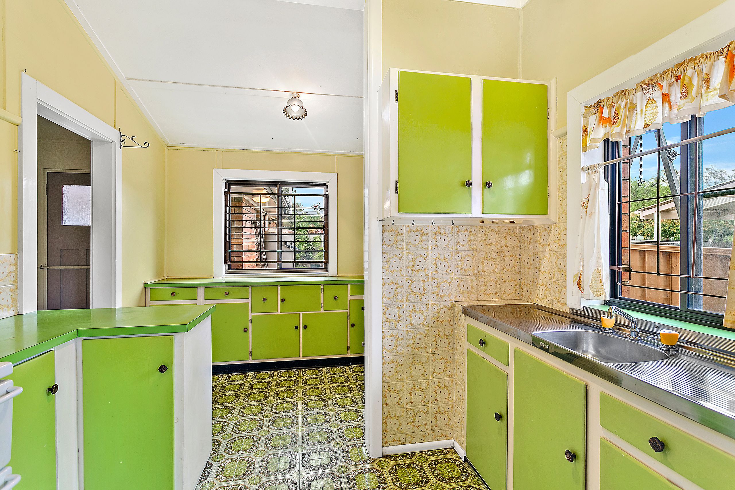7 Hoskins Avenue, Warrawong, NSW 2502