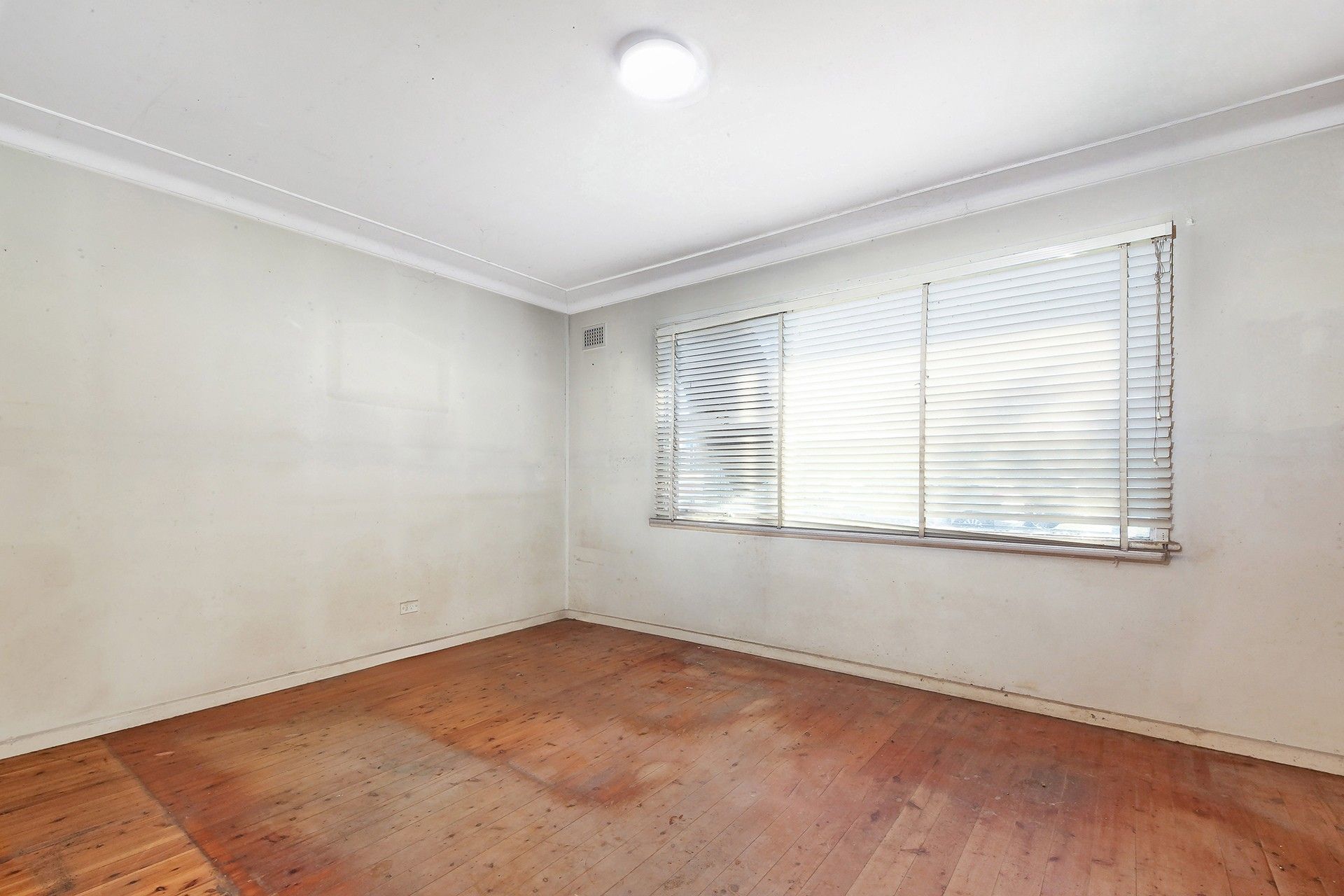 453 Great Western Highway — photo 7 of 12