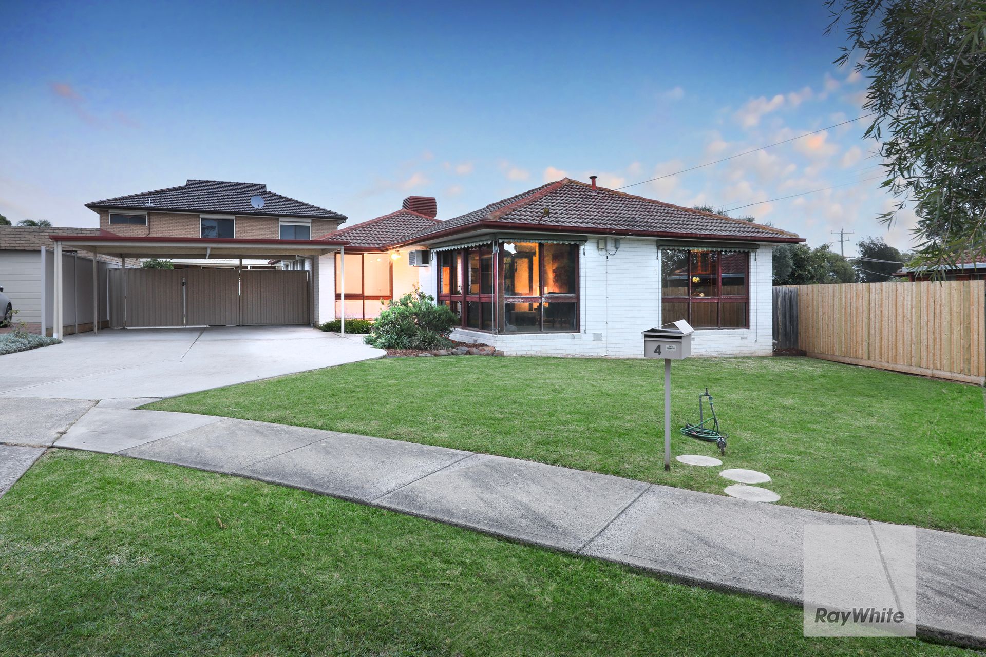 4 Bay Court, Gladstone Park, VIC 3043