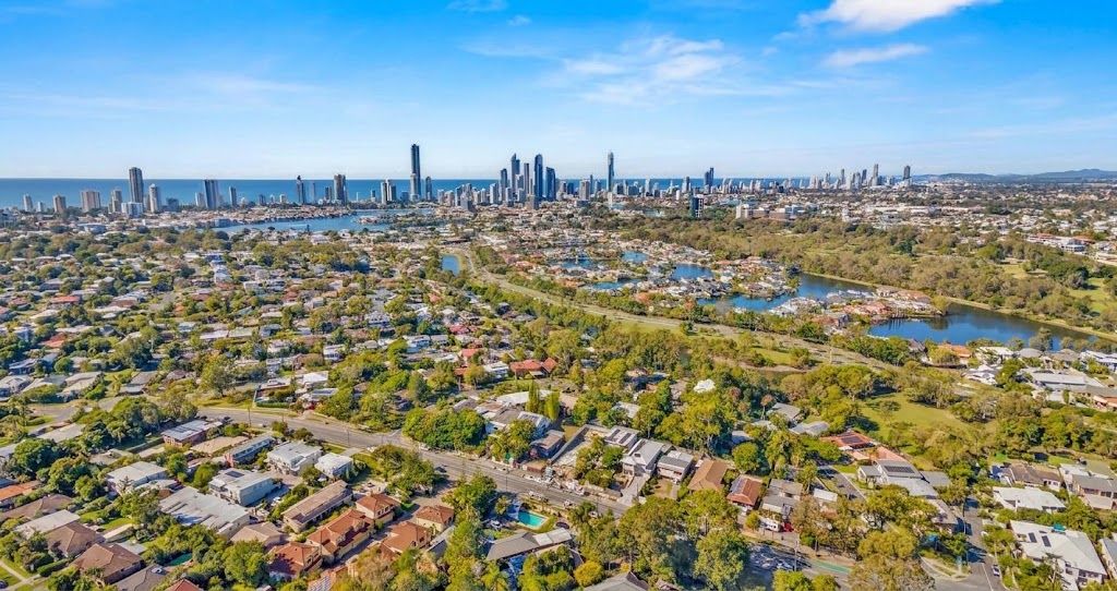 27 Golden Crescent, Southport, QLD 4215