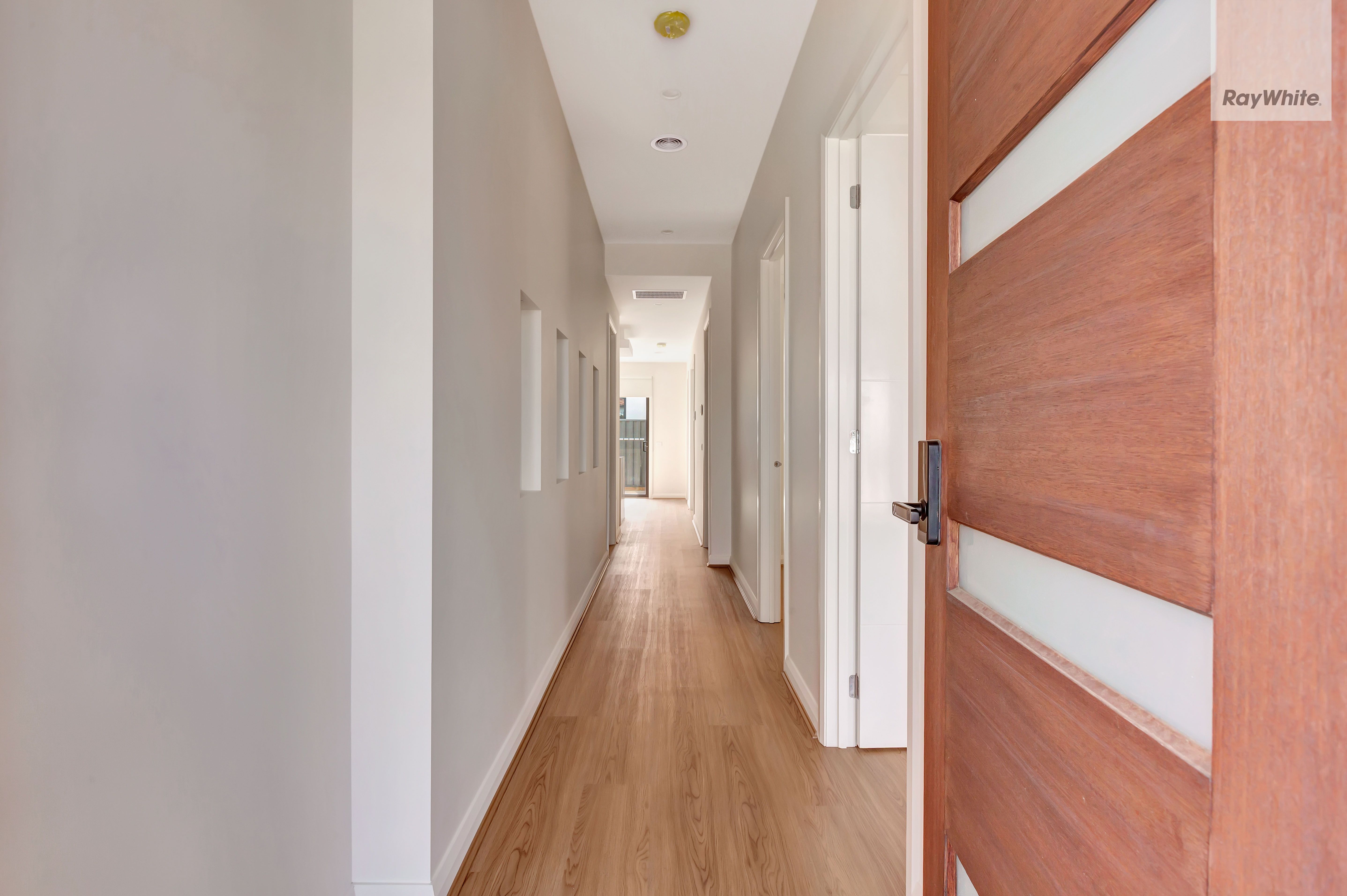 20 Rind Crescent — photo 3 of 13
