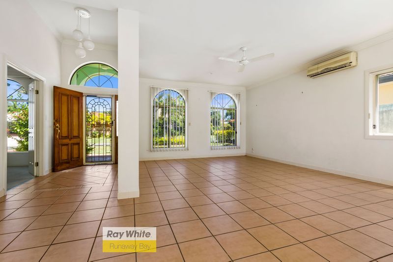 6 Herington Close, Arundel, QLD 4214