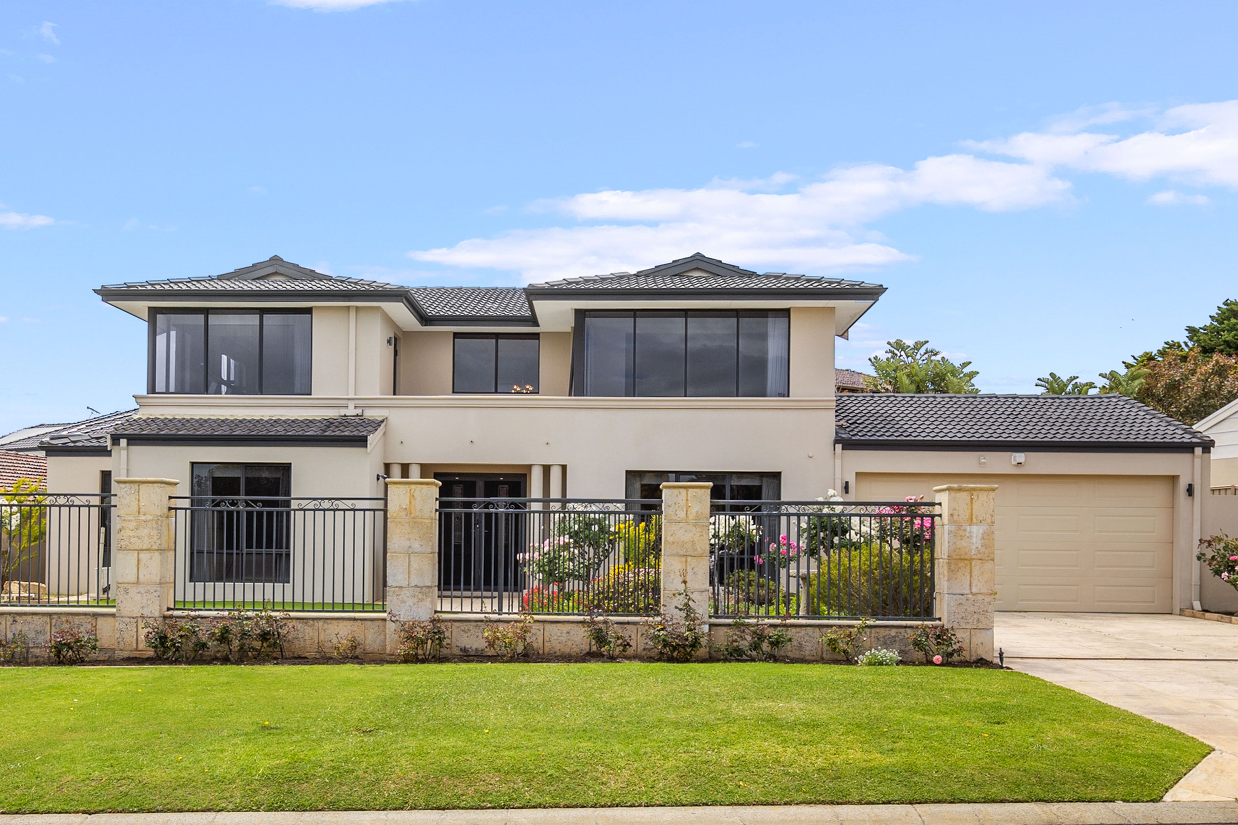 16 Barranjoey Way — photo from Ray White North Quays