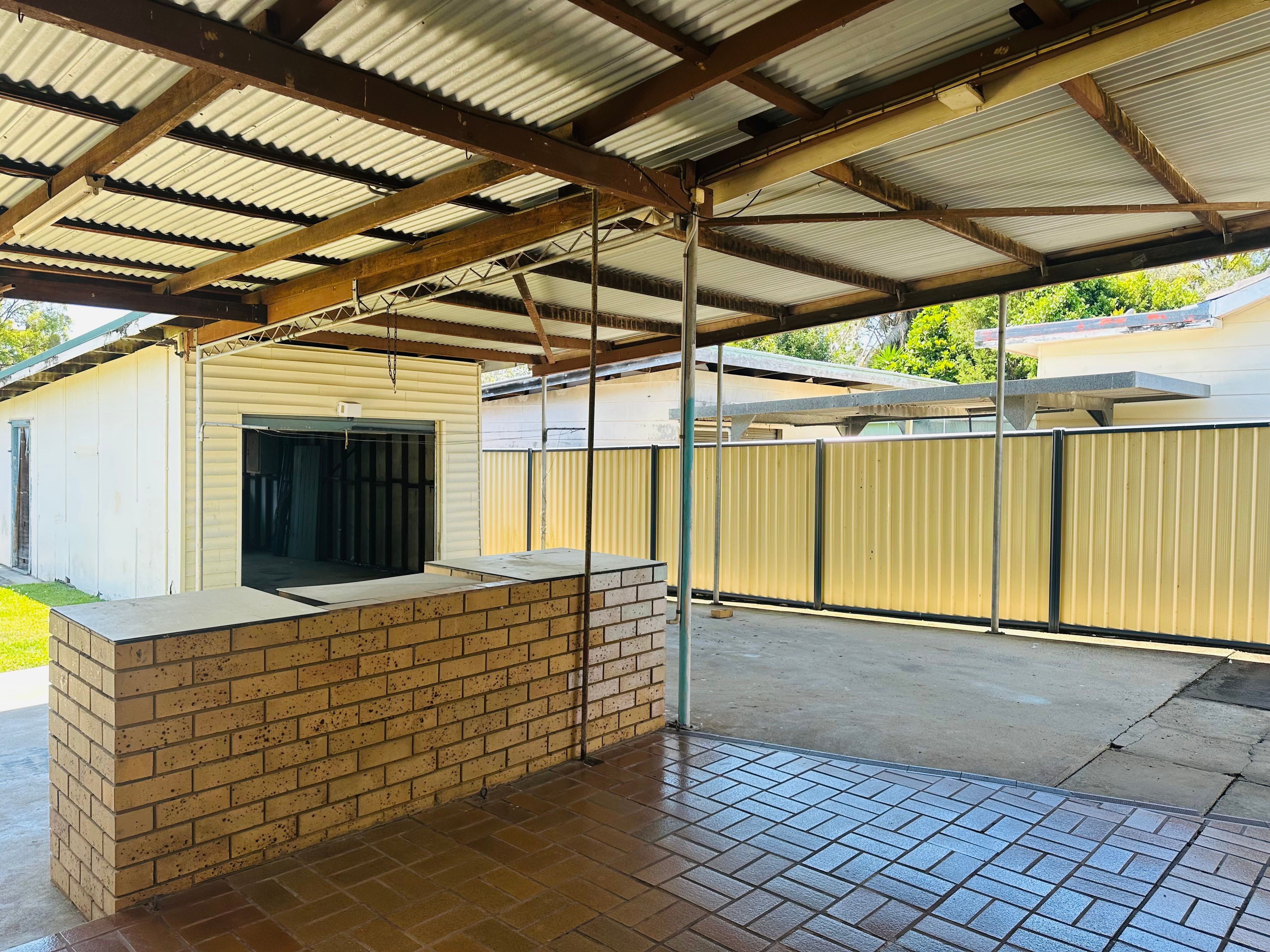 4 Churchill Crescent — photo 11 of 12