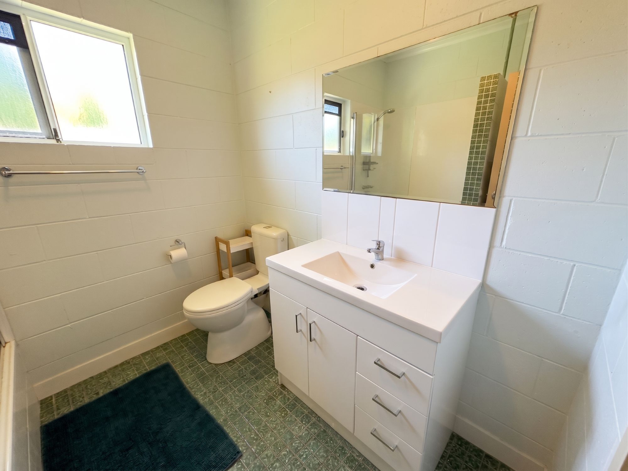 160 Robert Street — photo 14 of 21