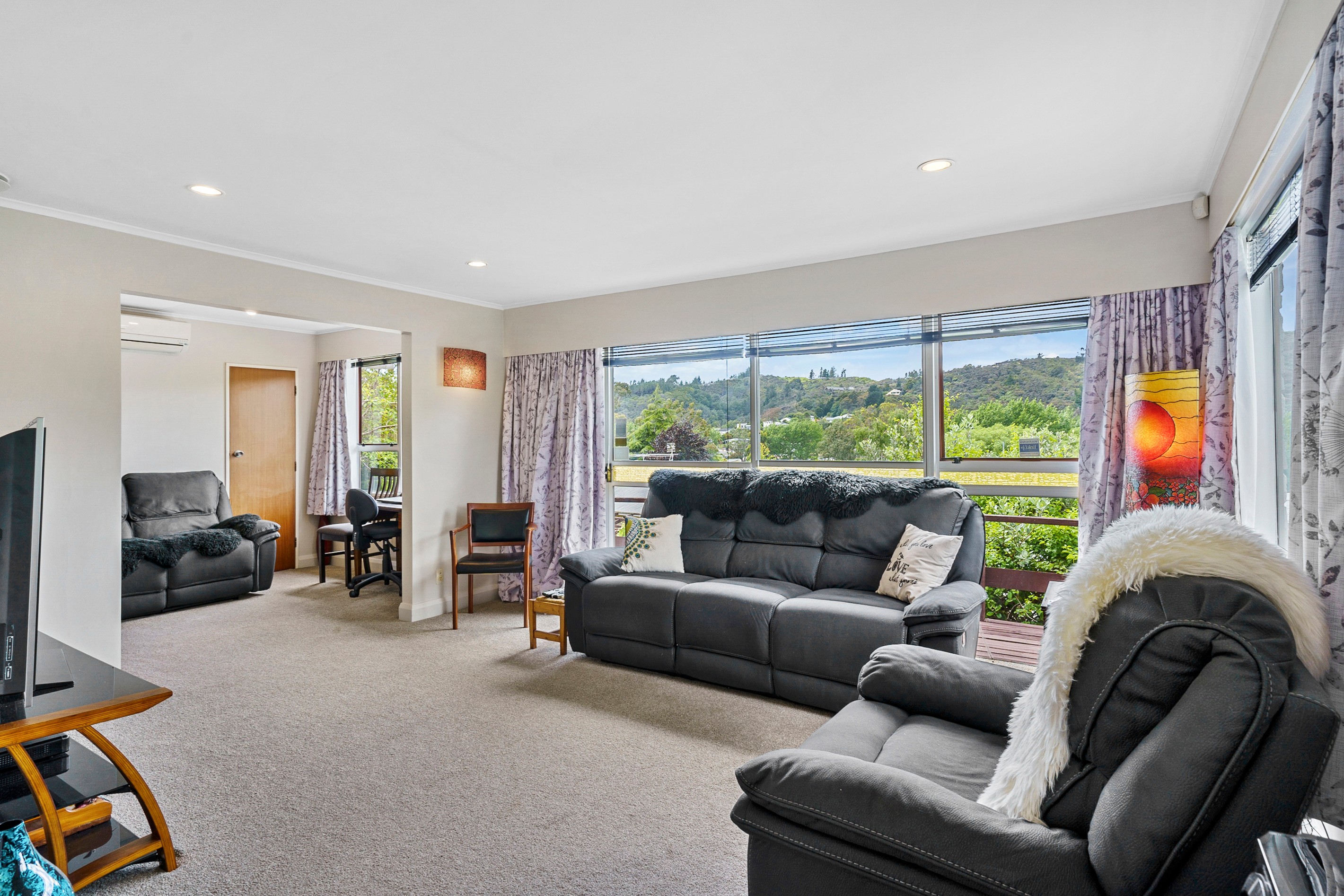 4 Aniseed Grove, Timberlea, Upper Hutt City