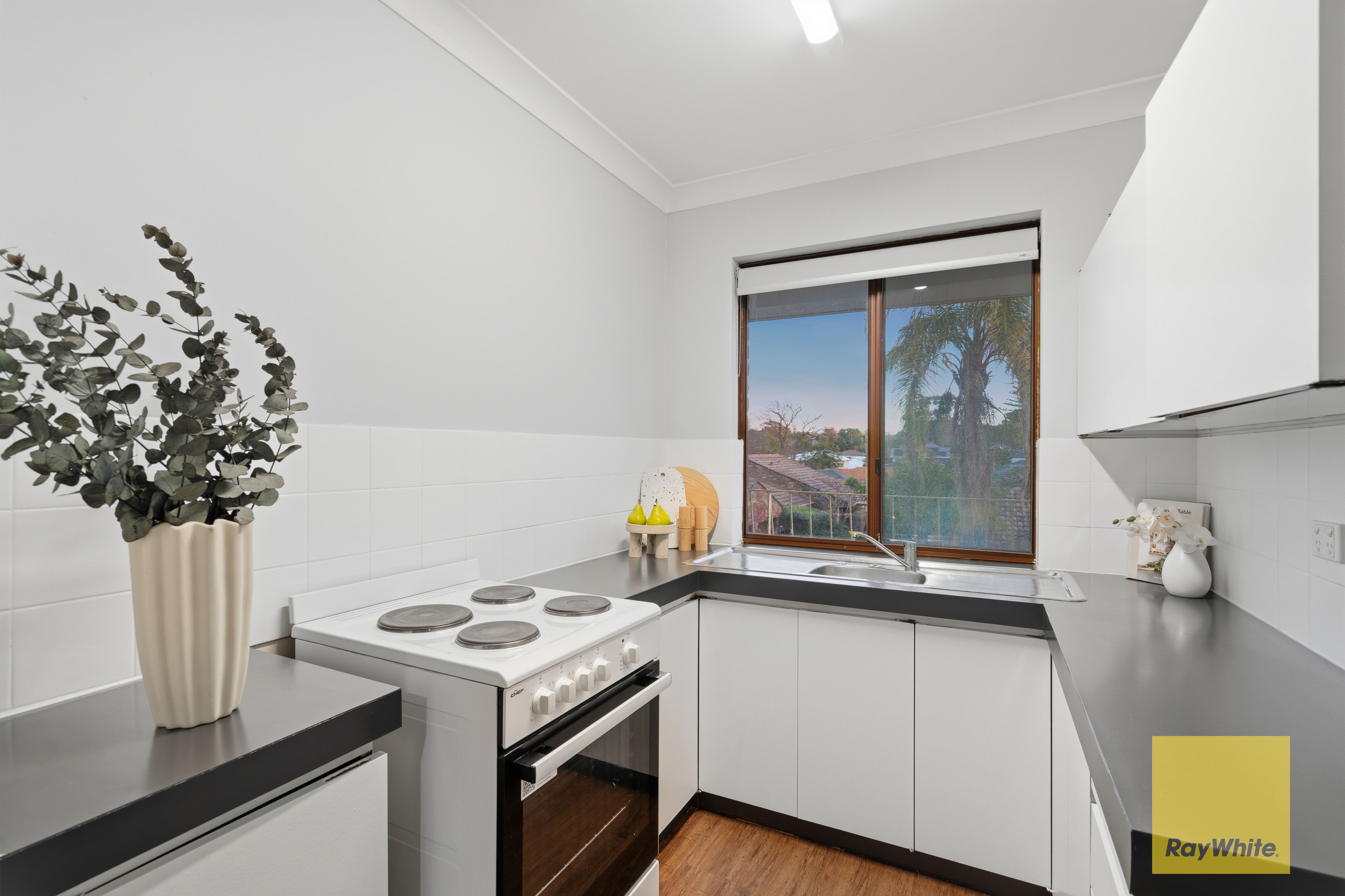 5/2 Waroonga Road — photo 4 of 30