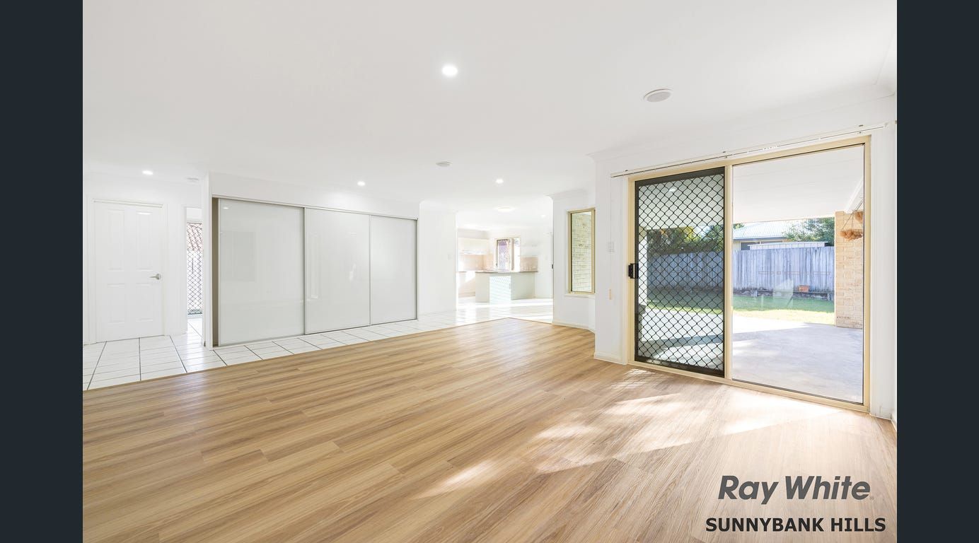 8 Kalbarri Street — photo 3 of 7