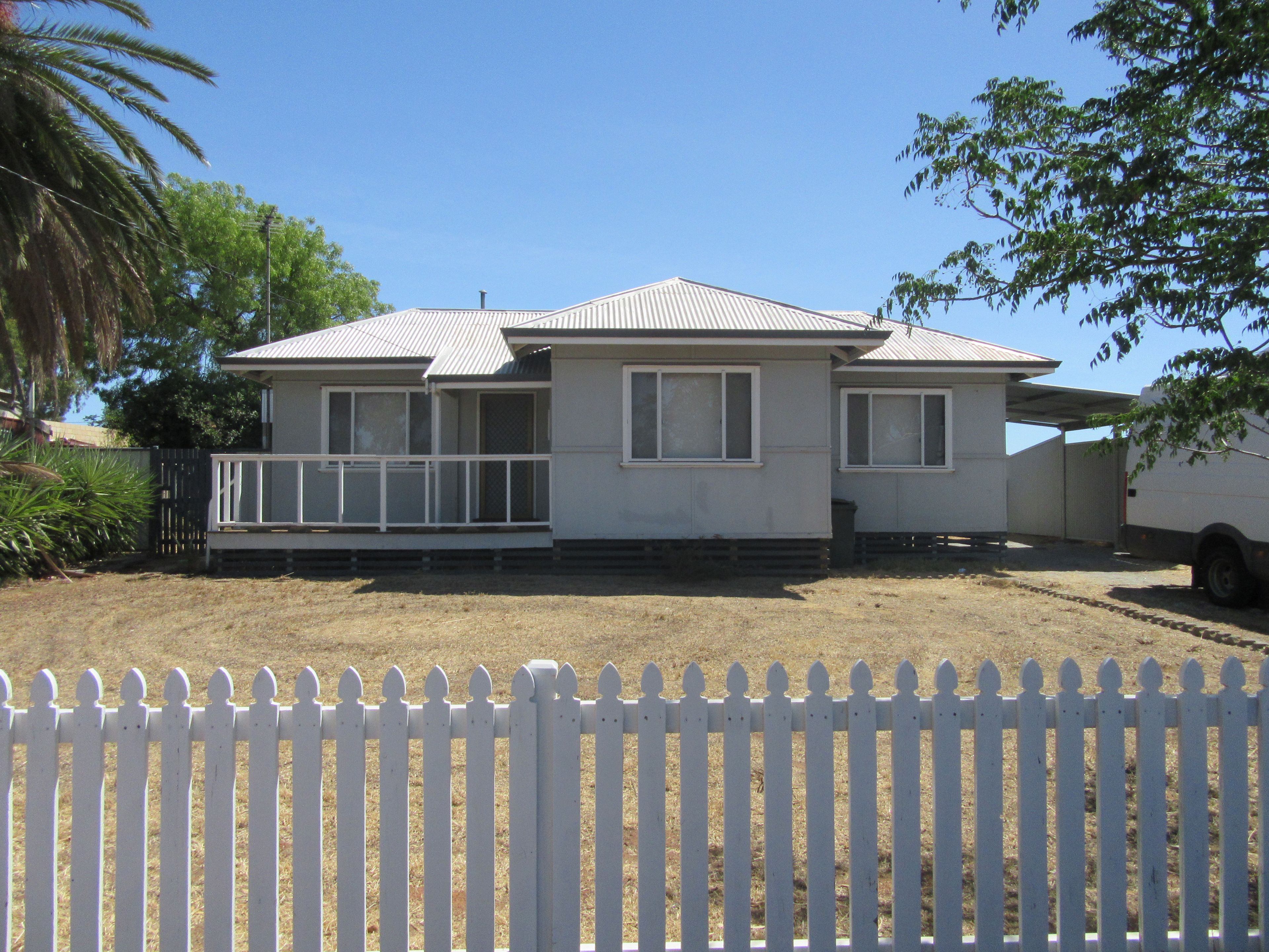 25 Railway Avenue, Carnamah WA 6517