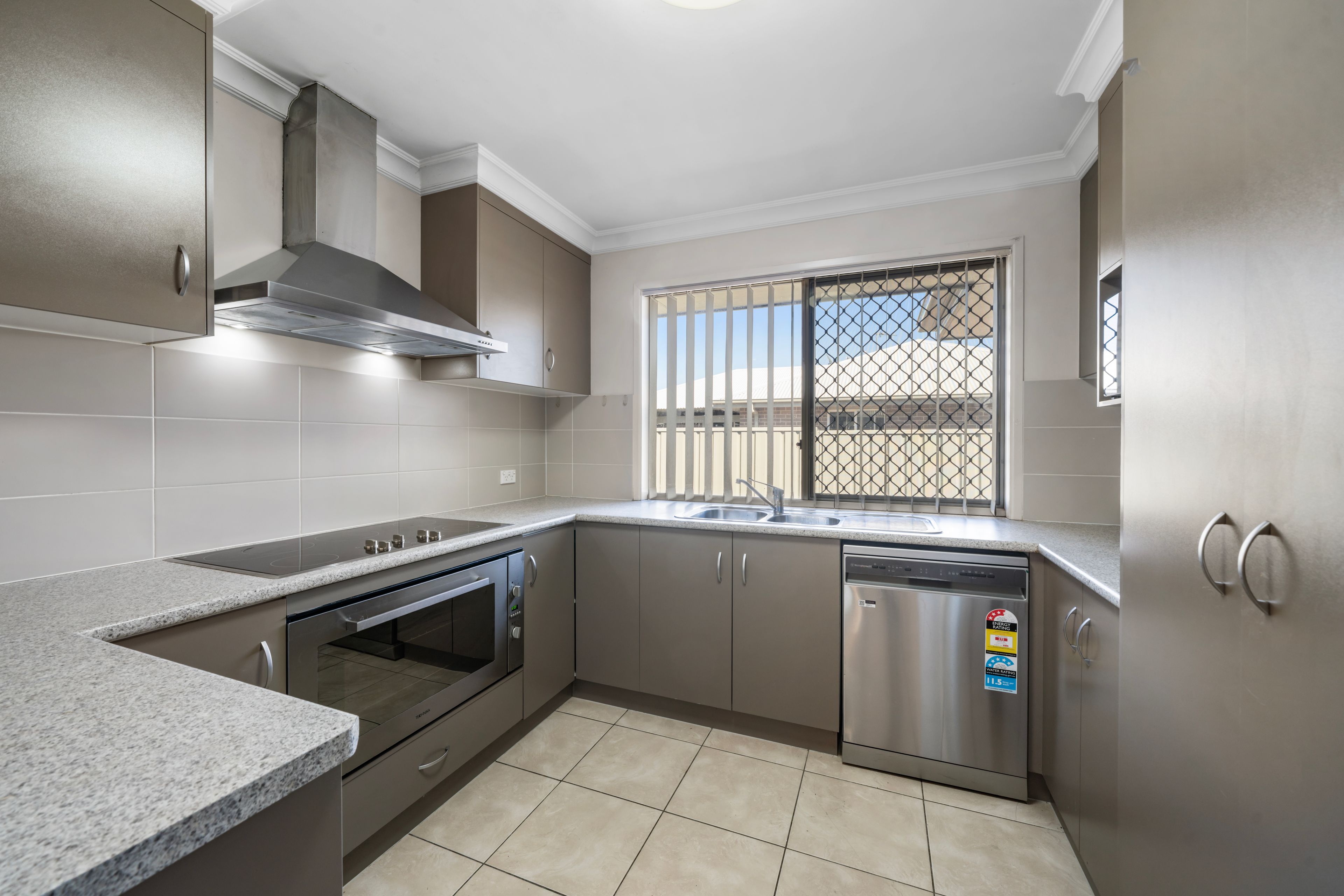 16 Clive Street — photo 4 of 24