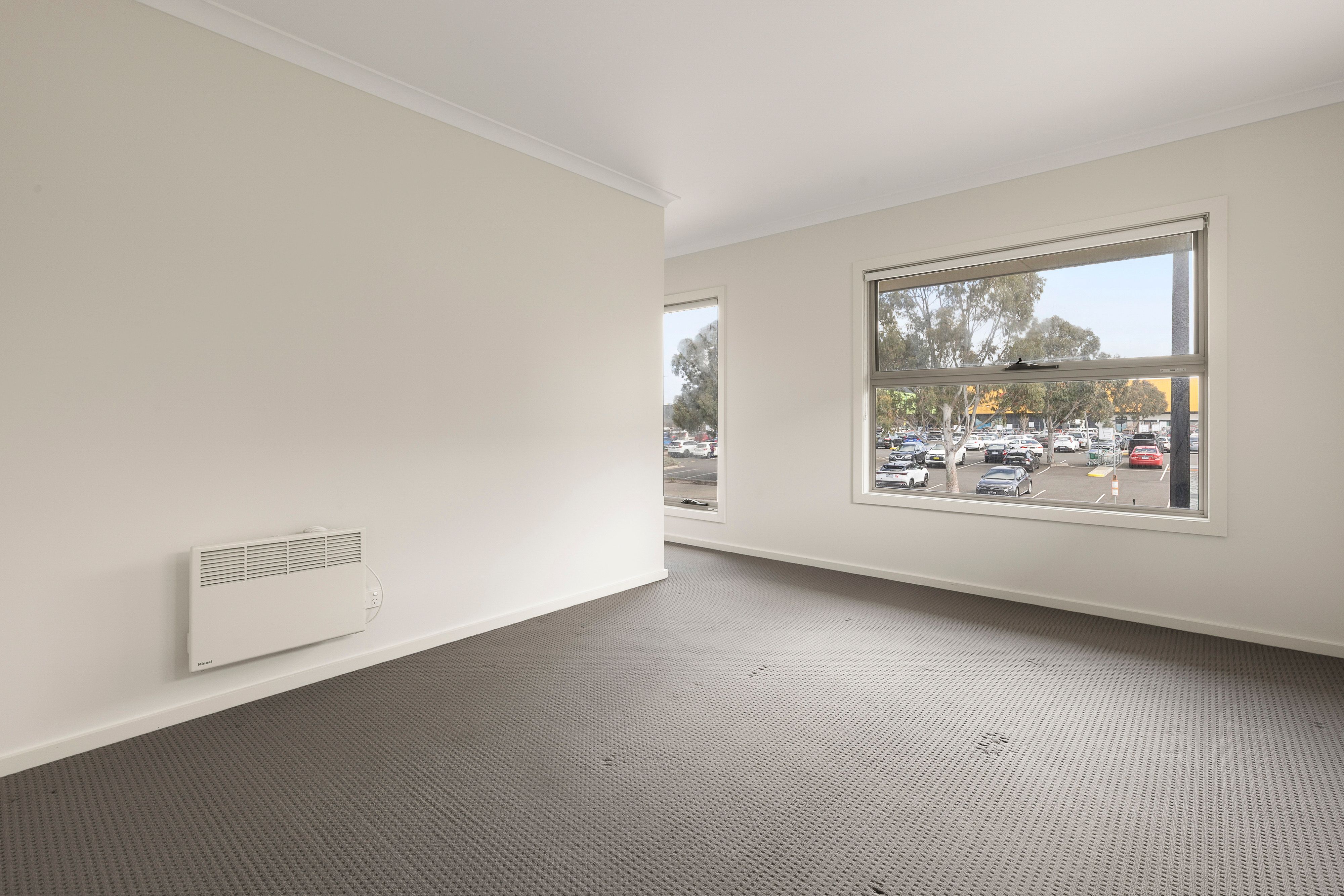 63 Lygon Drive — photo 11 of 21