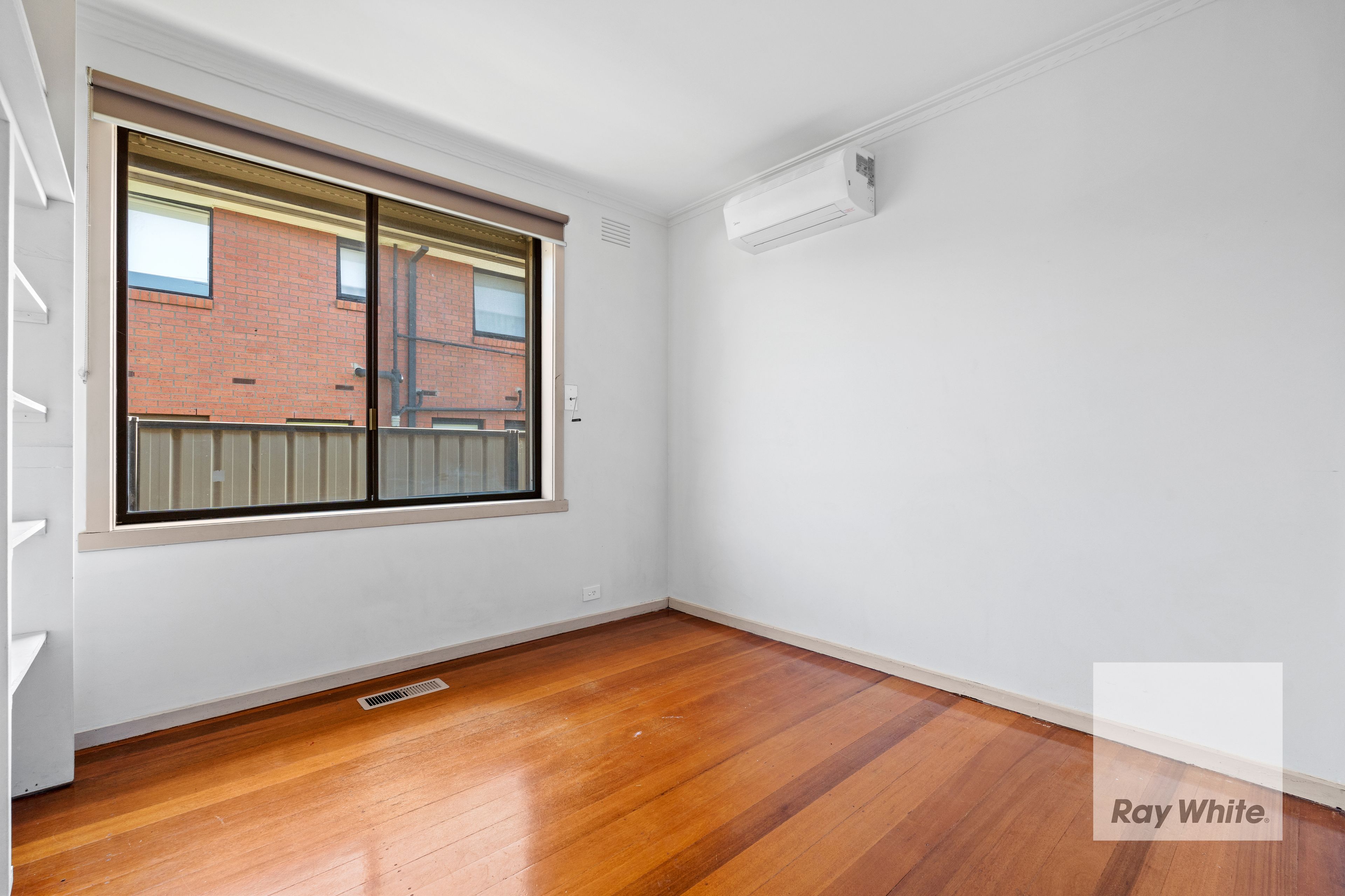 48 Taunton Drive — photo 6 of 12