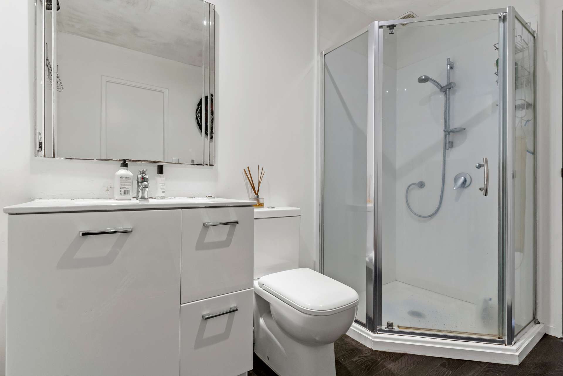 60 Malaspina Place photo 8