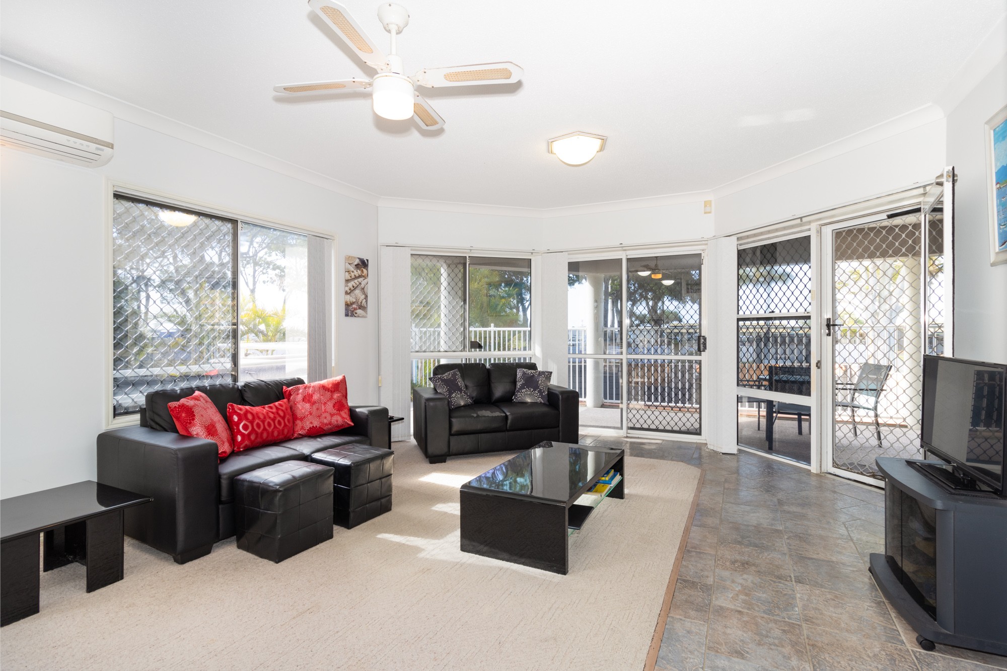 1/438 Esplanade, Torquay, QLD 4655