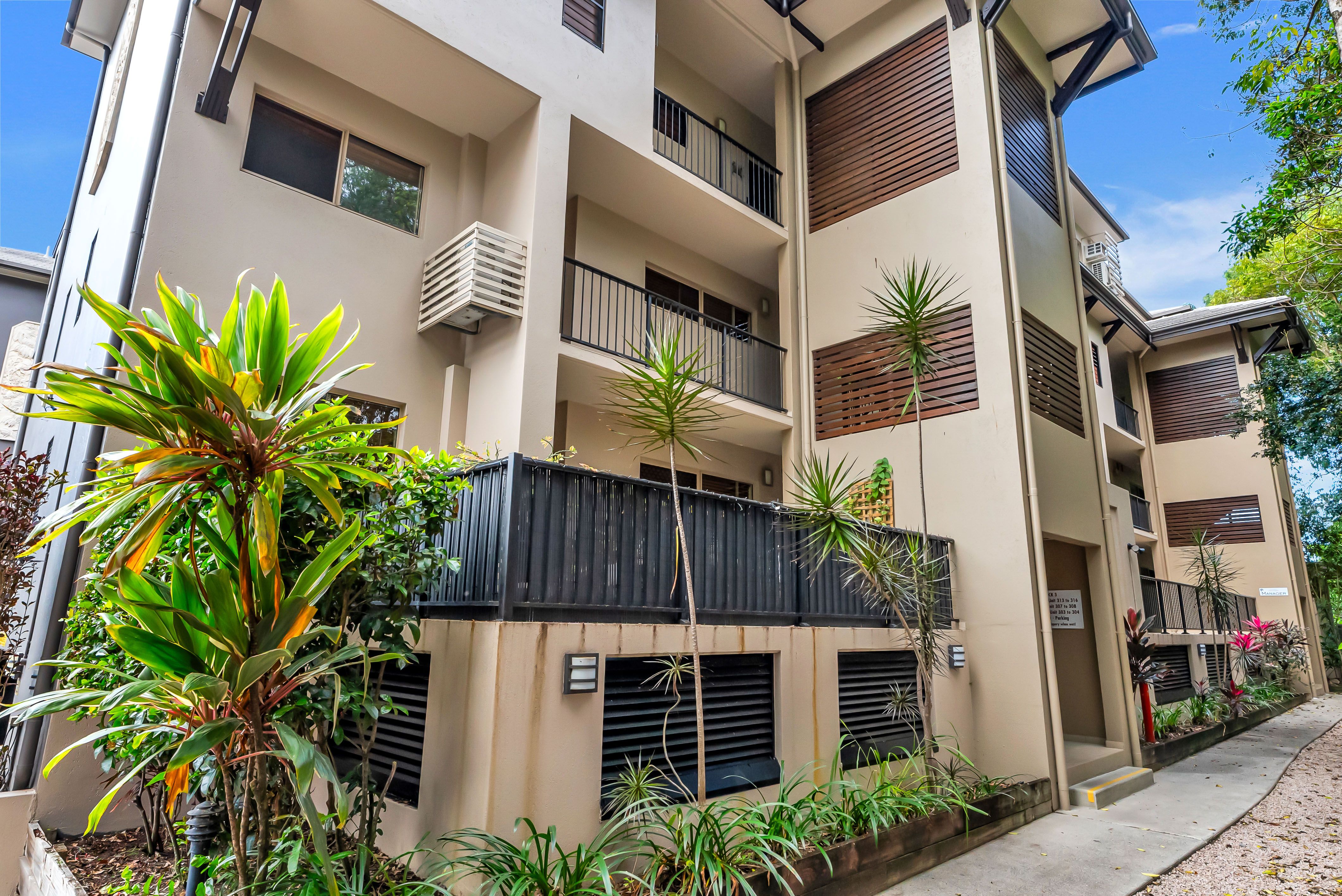 304/55-57 Clifton Road, Clifton Beach, QLD 4879