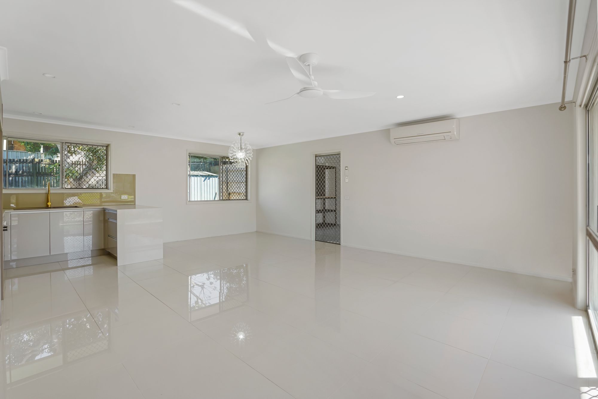 42 Narrawong Street — photo 4 of 10