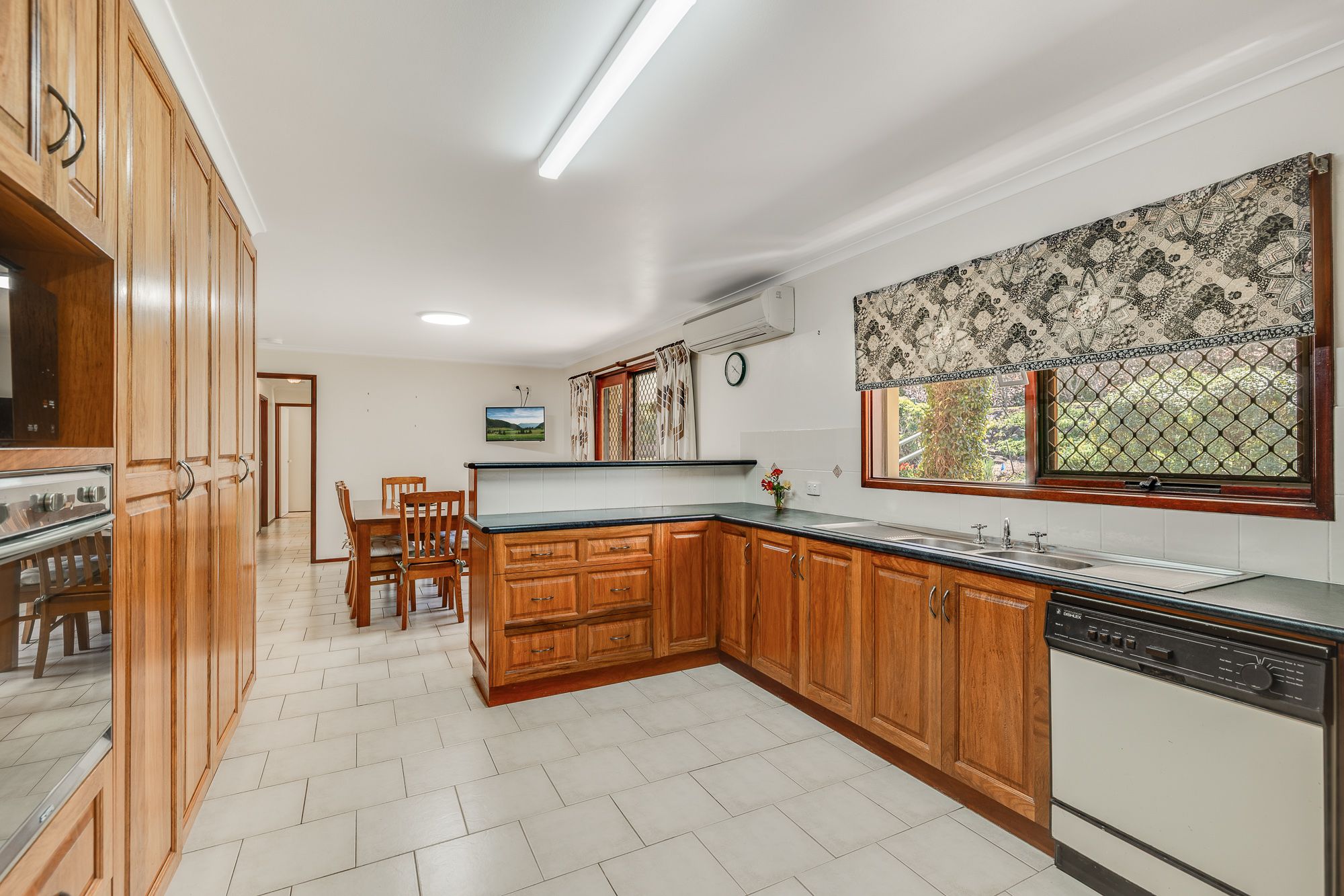 52 Charker Street — photo 4 of 24