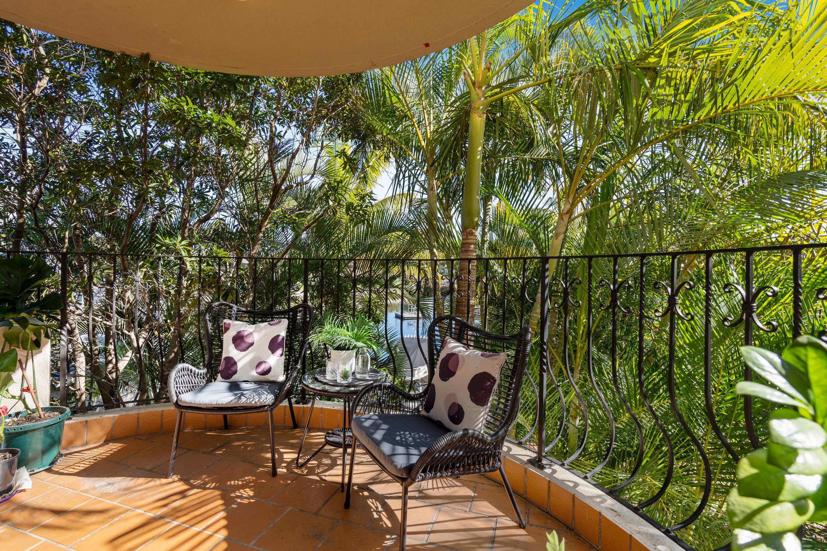 6/12 Canal Avenue, Runaway Bay, QLD 4216