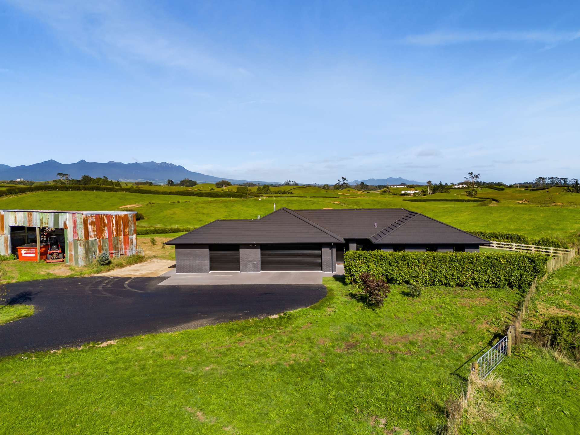 103 King Road photo 33