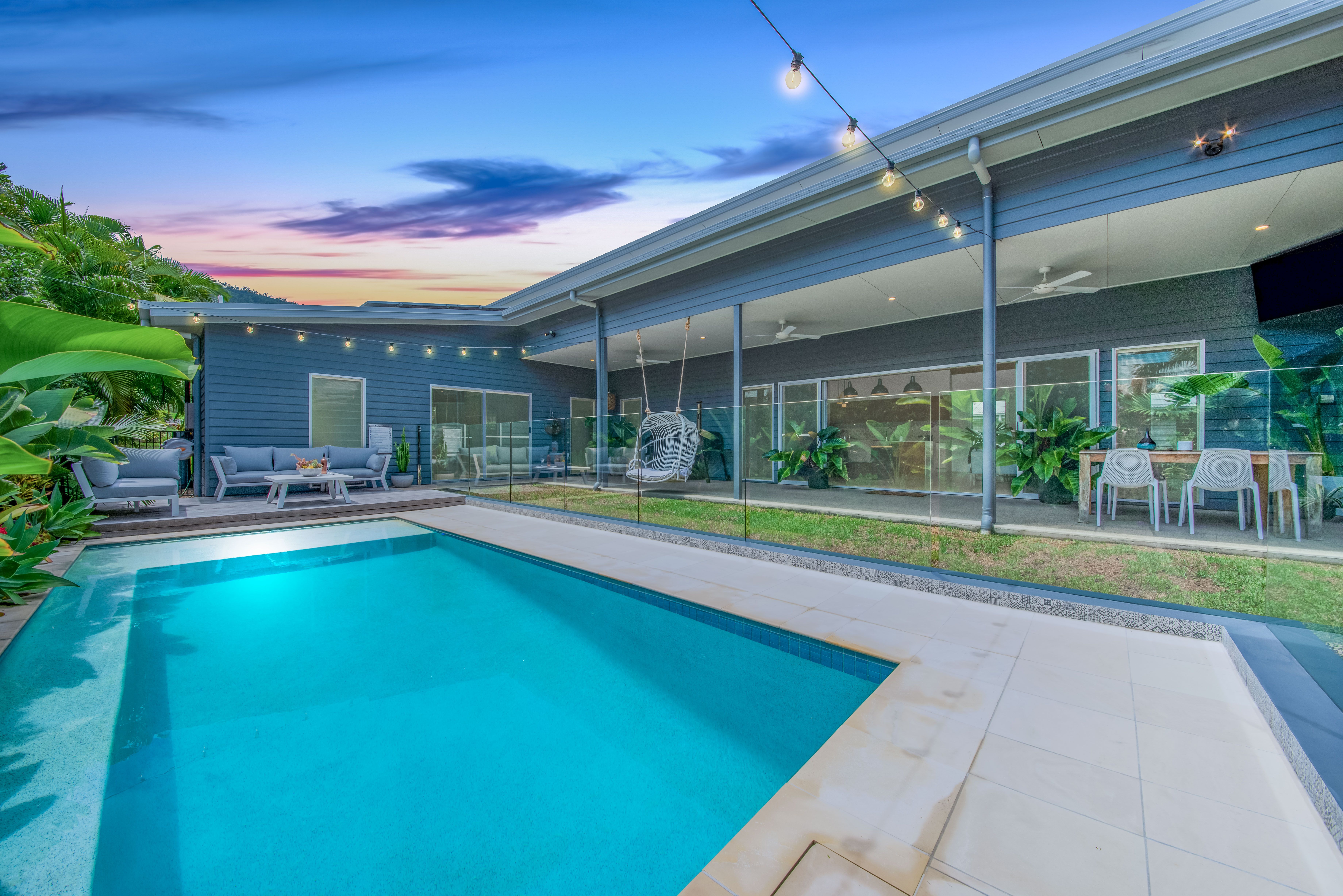 7 Ryben Court, Cannonvale QLD 4802