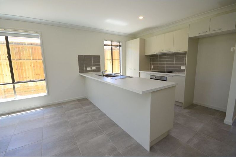 5 Hiddins Road, Berrinba, QLD 4117