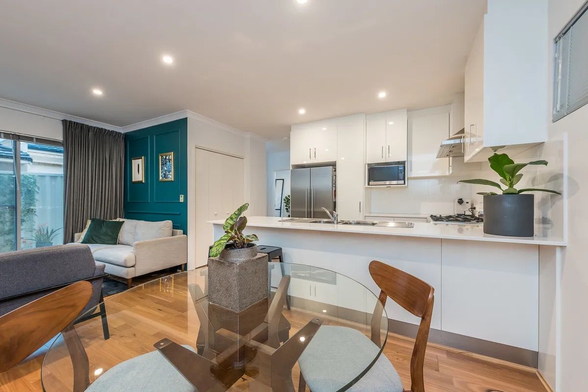 2/154 Edward Street — photo 3 of 13
