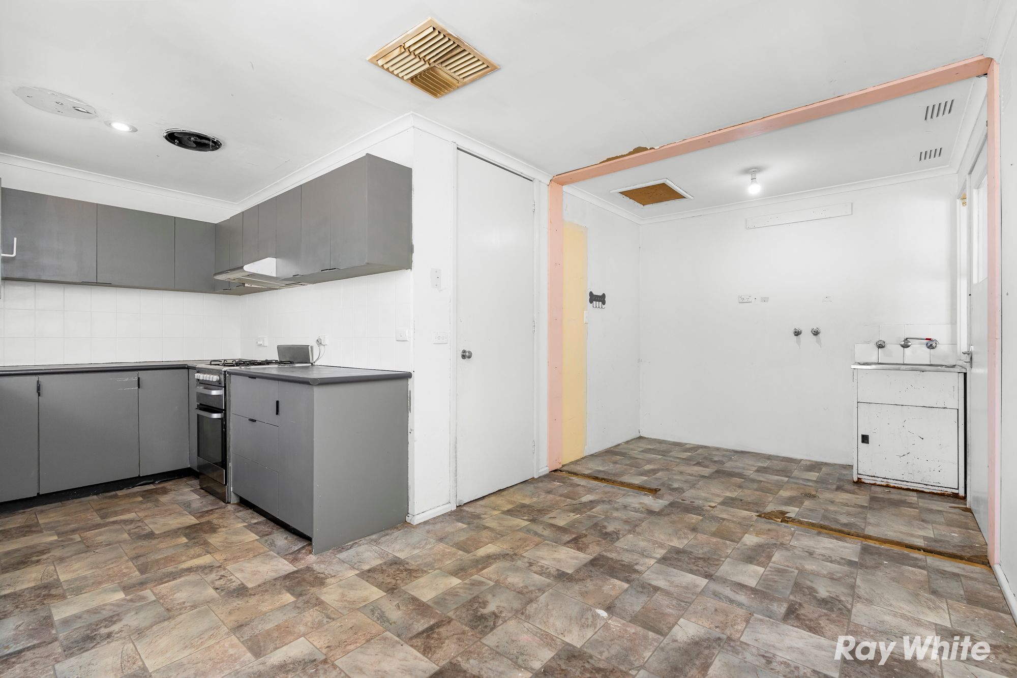 48 Elizabeth Avenue — photo 7 of 16