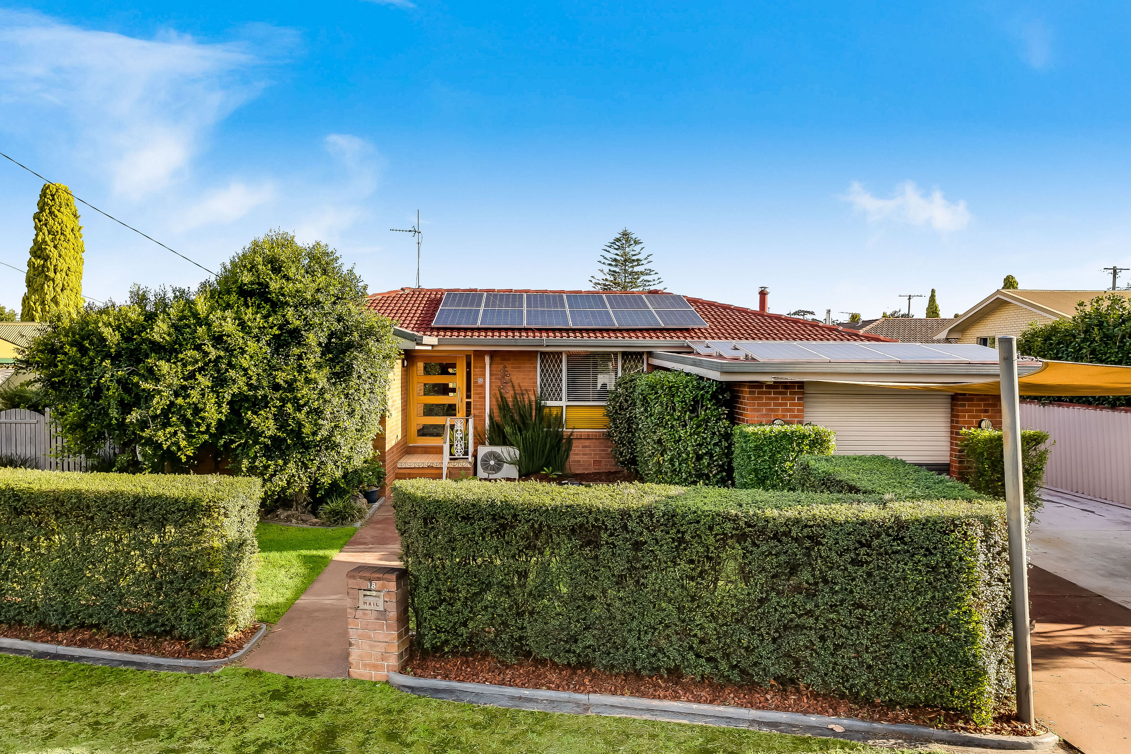 18 Nugent Crescent, Wilsonton, QLD 4350