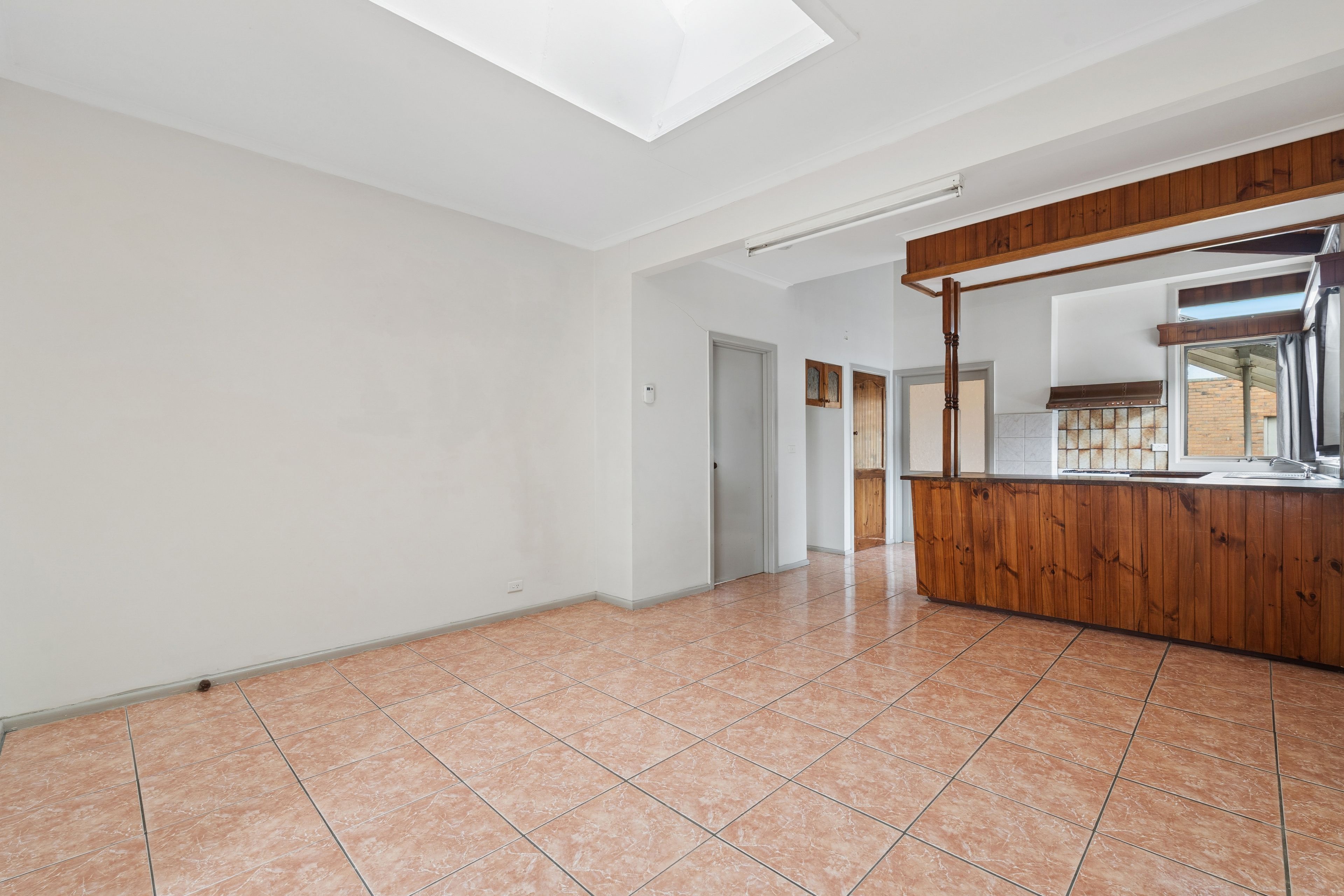 89 Miranda Road — photo 4 of 11