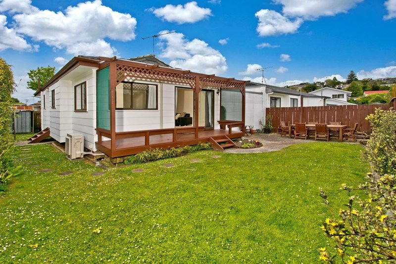 12A Mannering Place, Hillcrest, North Shore City