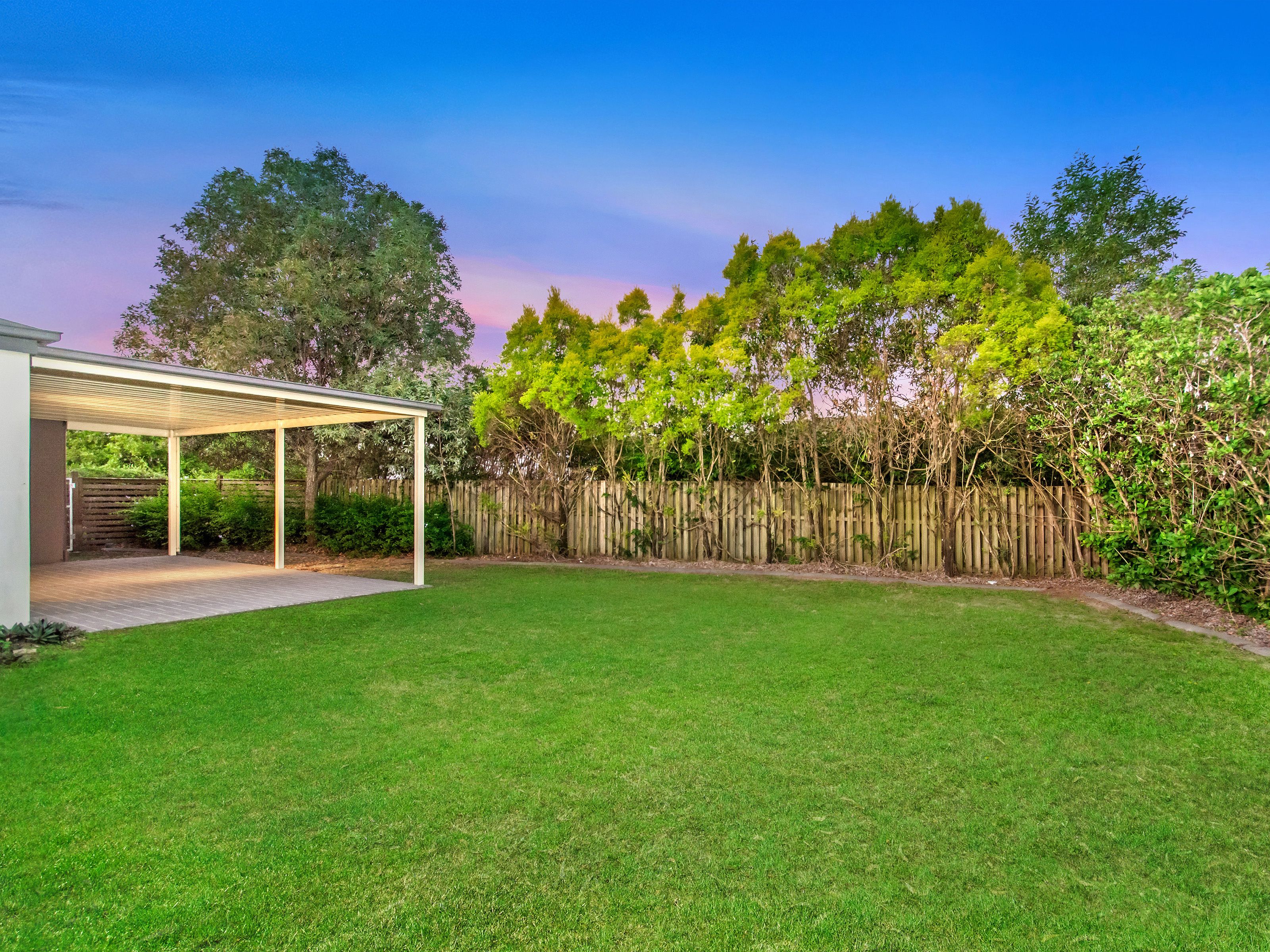 18 Silver Dawn Crescent, Oxenford, QLD 4210