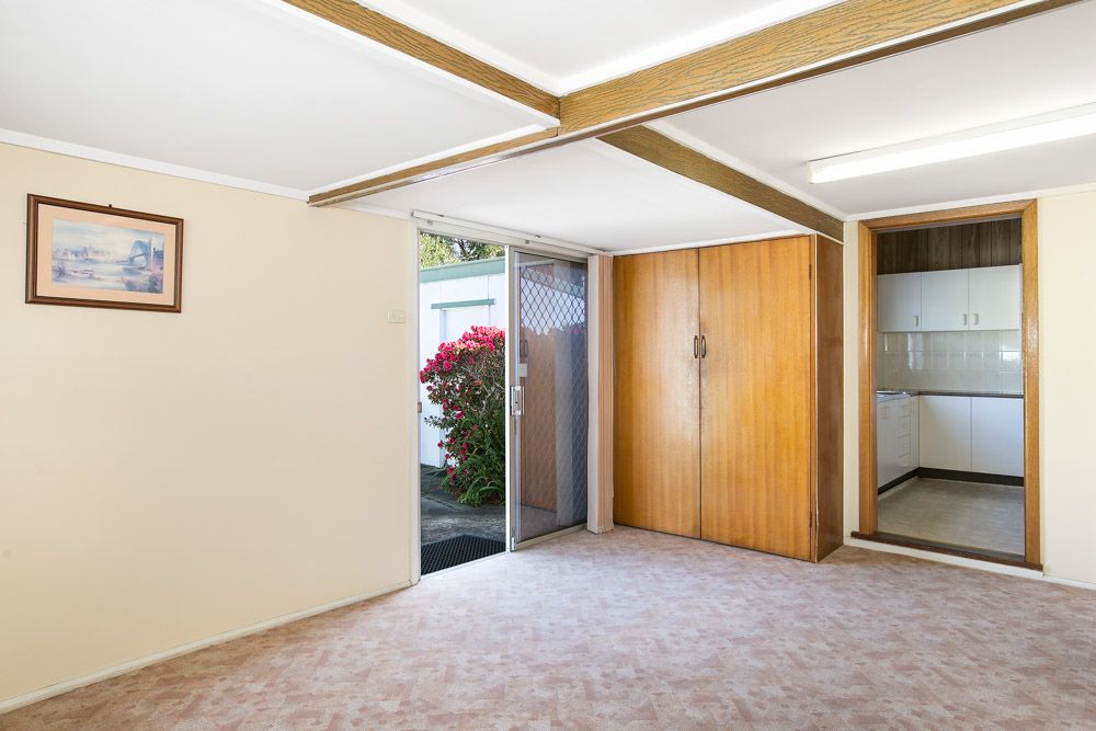 76 Russell Street — photo 9 of 9