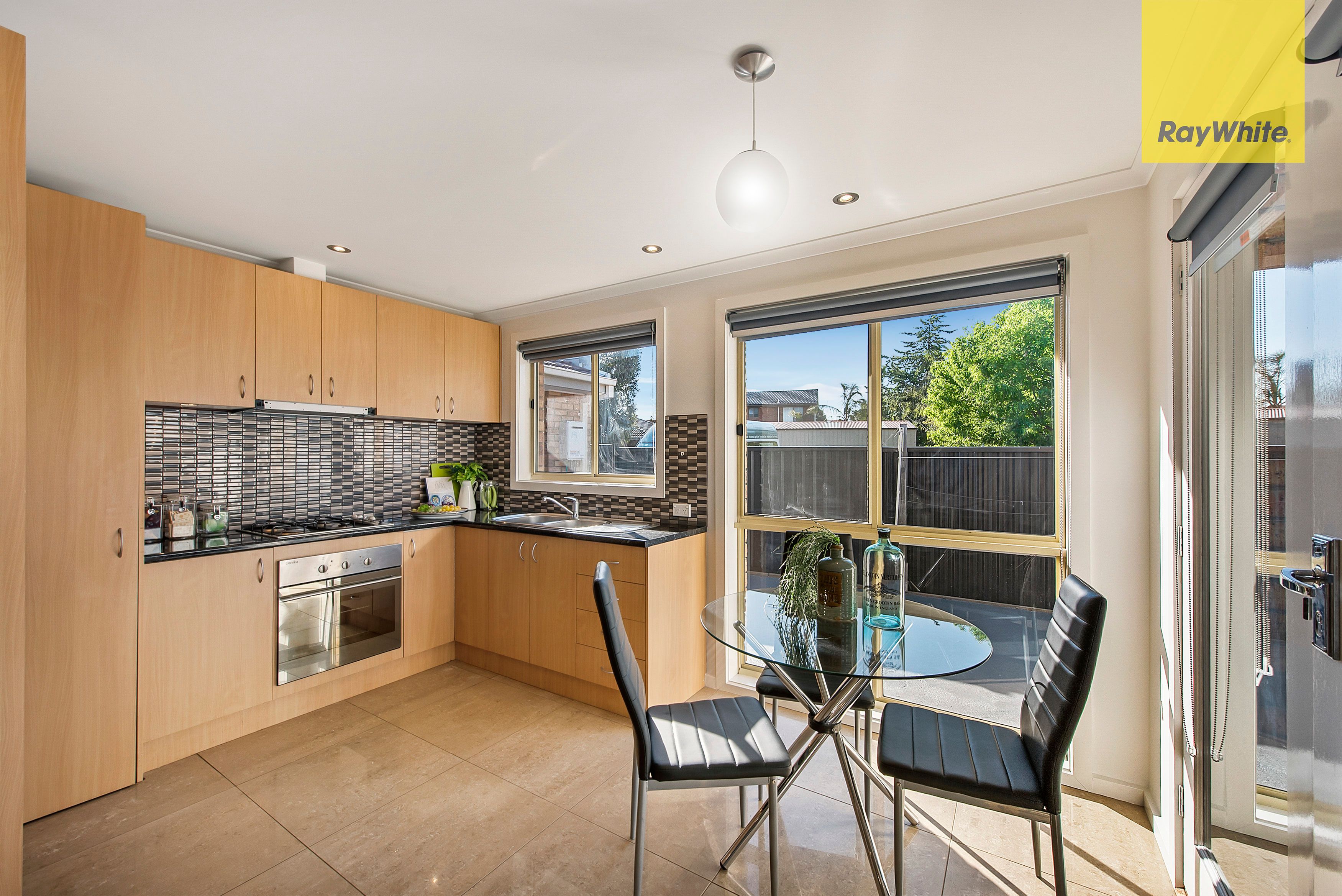 2/39 Manchester Drive, Sydenham, VIC 3037
