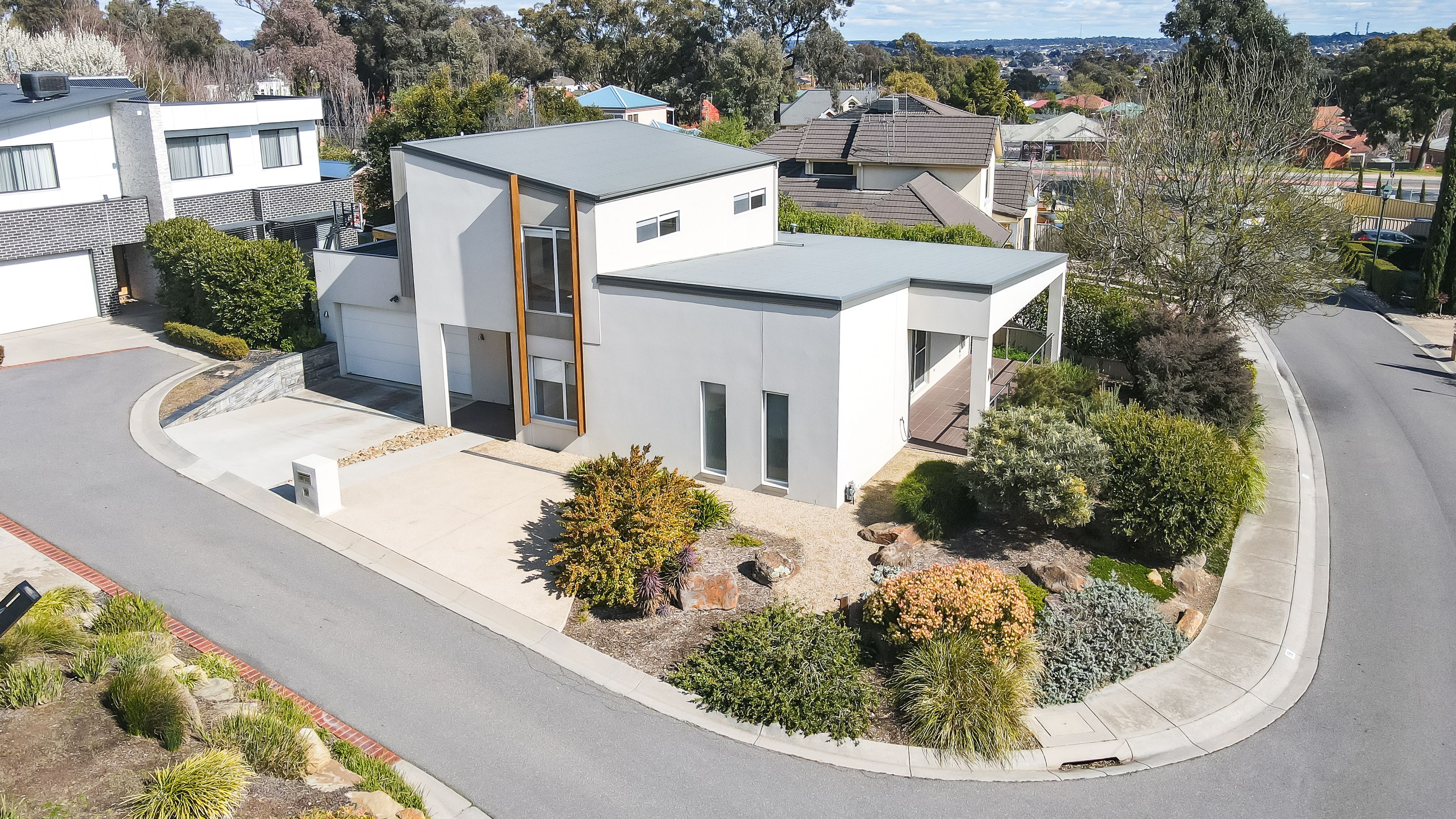 16 Lakewood Drive, Kennington, VIC 3550