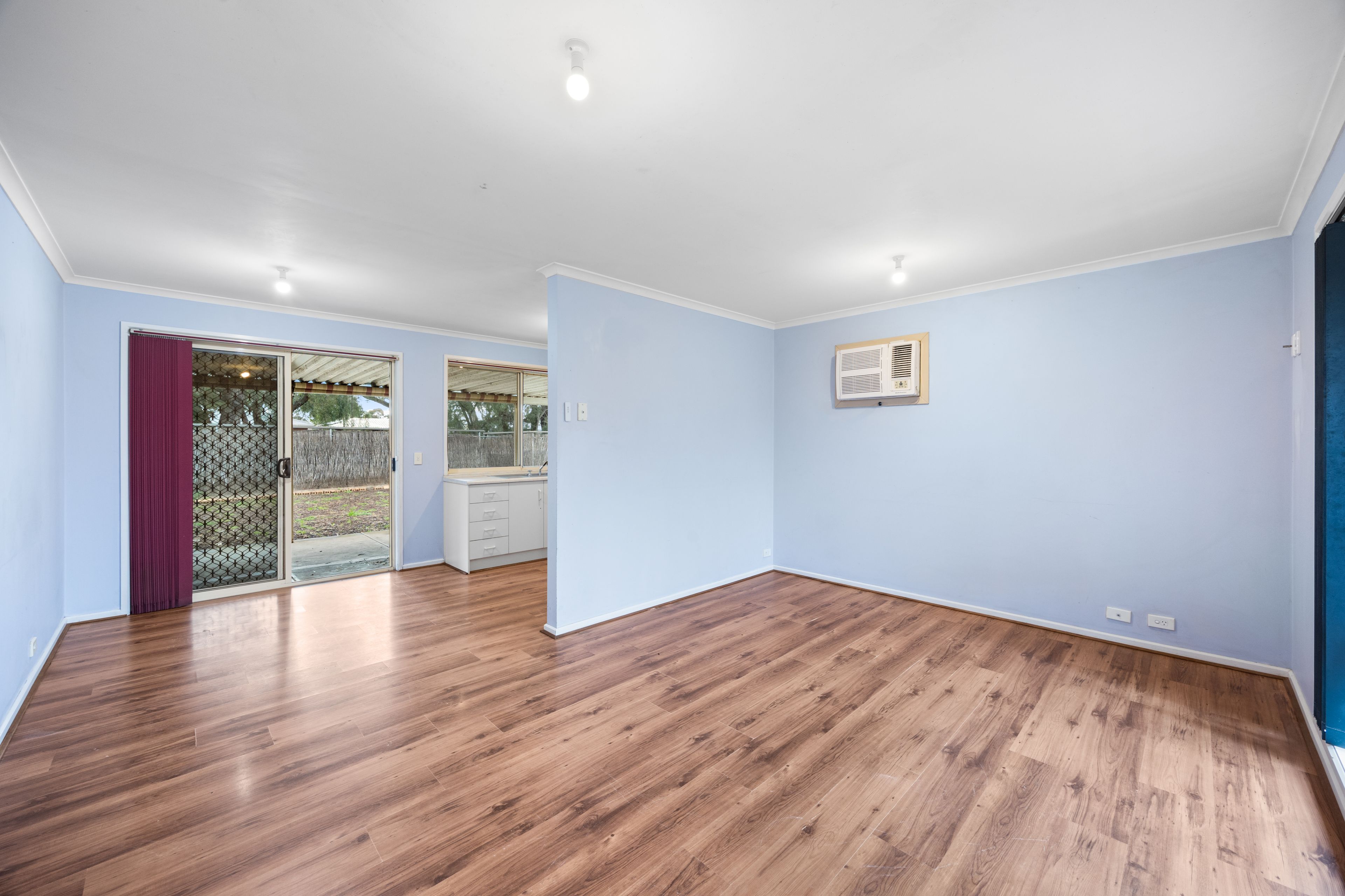 18 Crown Crescent — photo 4 of 15