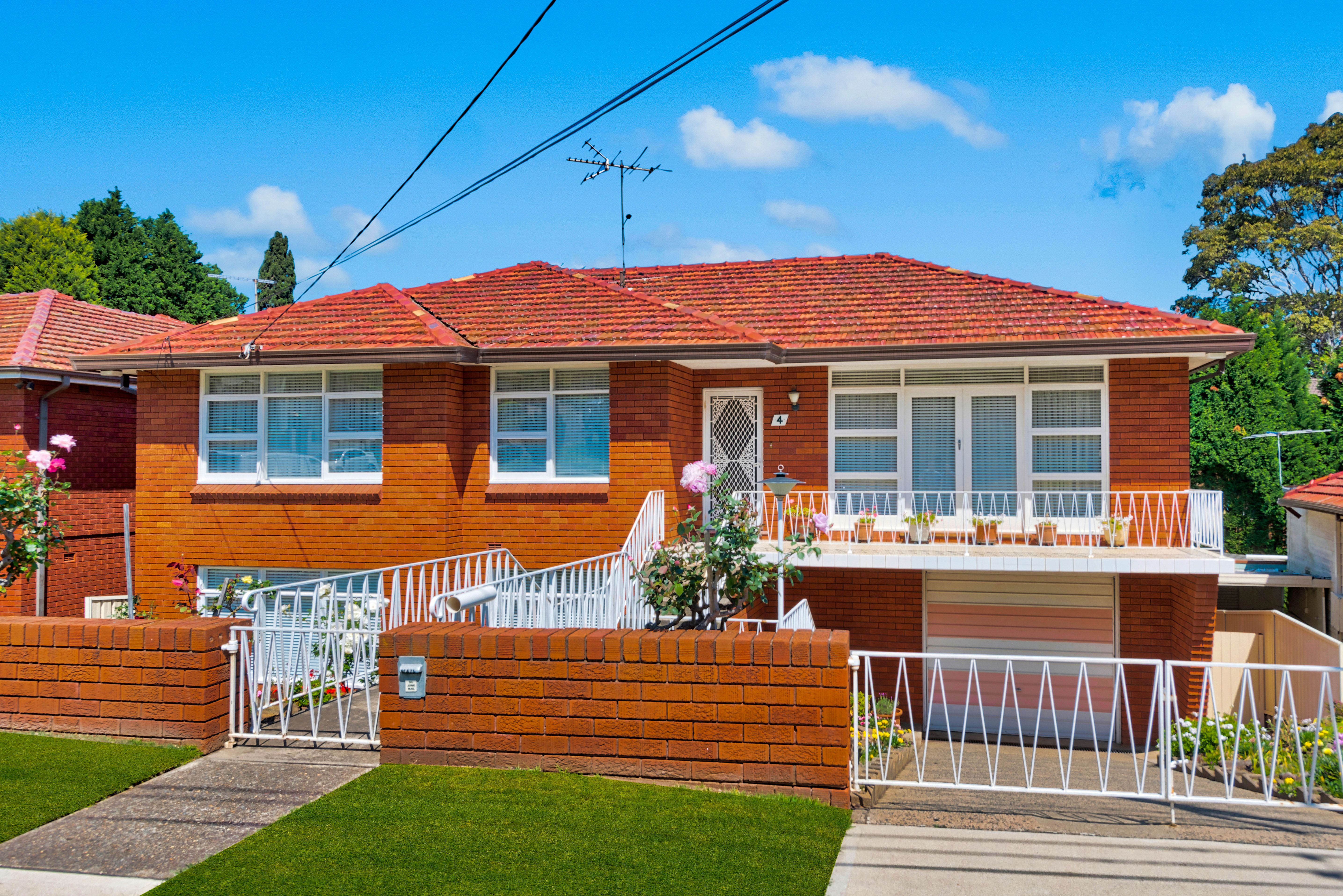 4 Byron Avenue