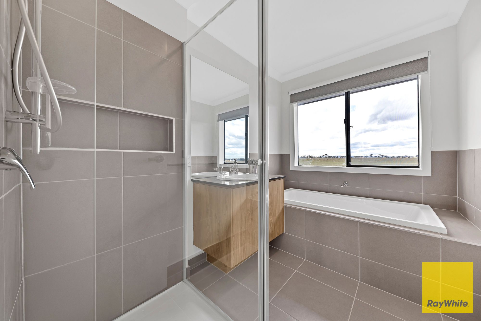 34 Varnish Road — photo 10 of 17