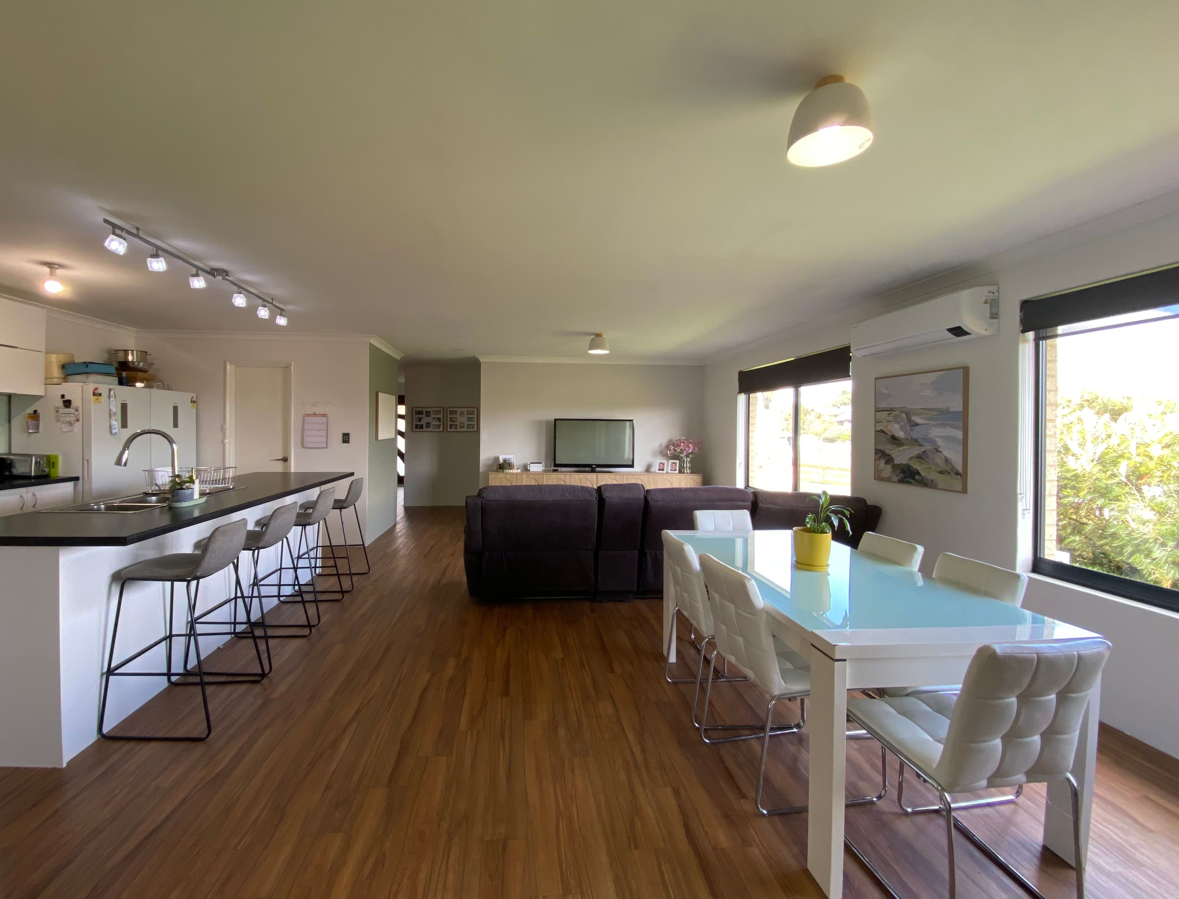 32 Aberdeen Avenue — photo 4 of 8