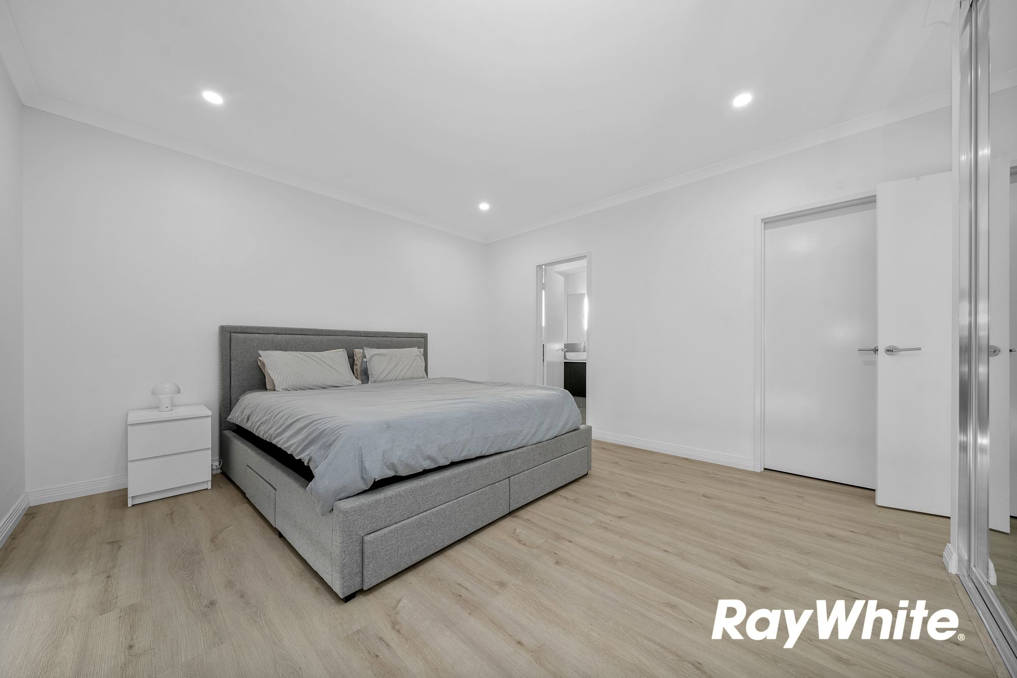 26B Southwark Way — photo 21 of 30