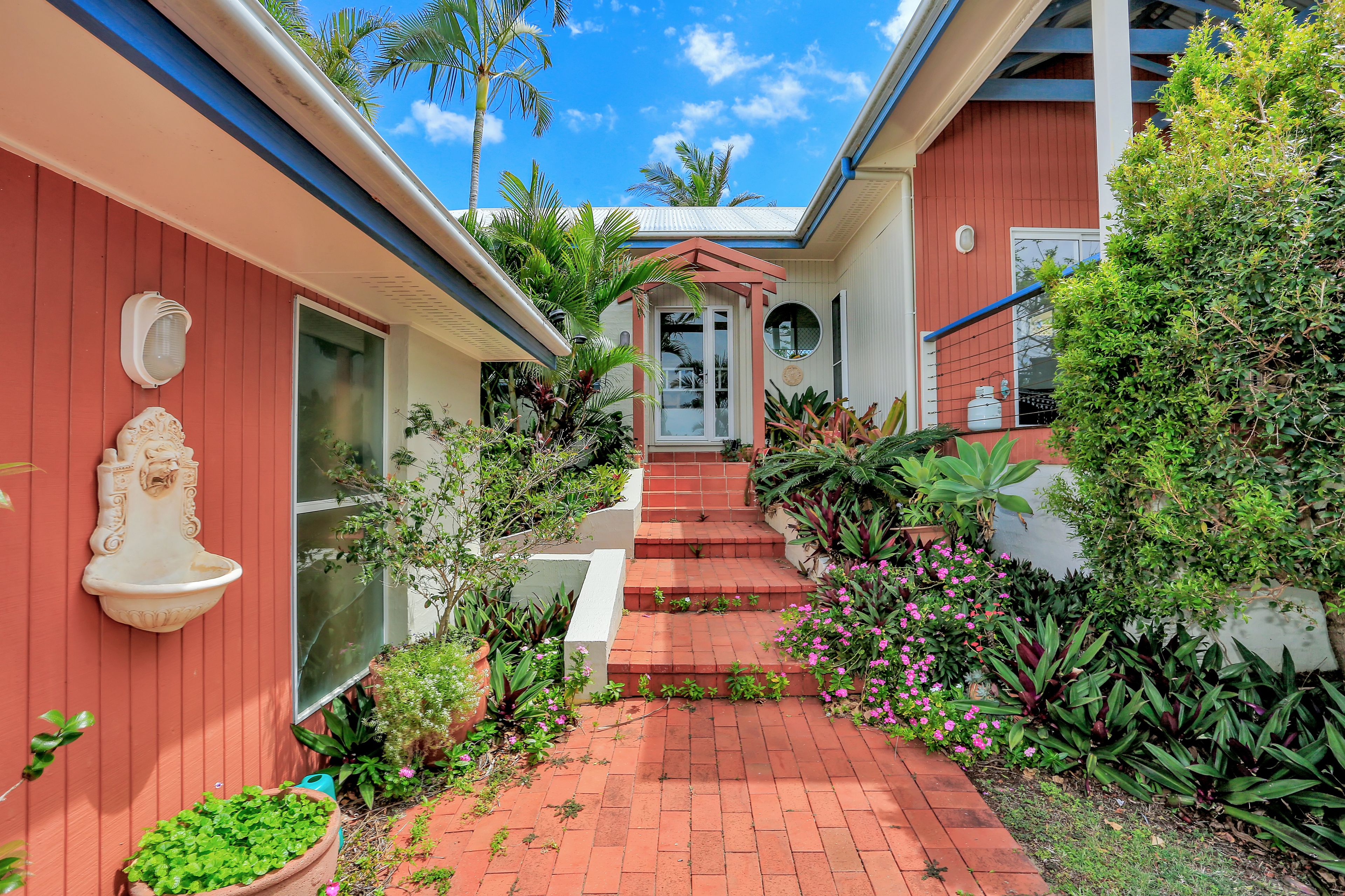 2 Cook Court, Bargara, QLD 4670