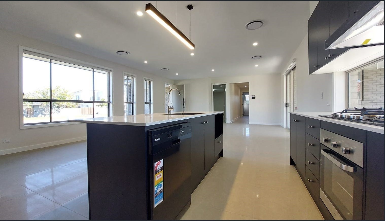 17 Collins Crescent, Benowa, QLD 4217