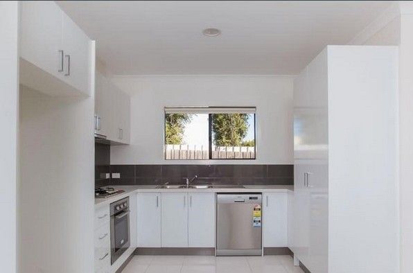 2/27 Adele Avenue, Ferntree Gully, VIC 3156