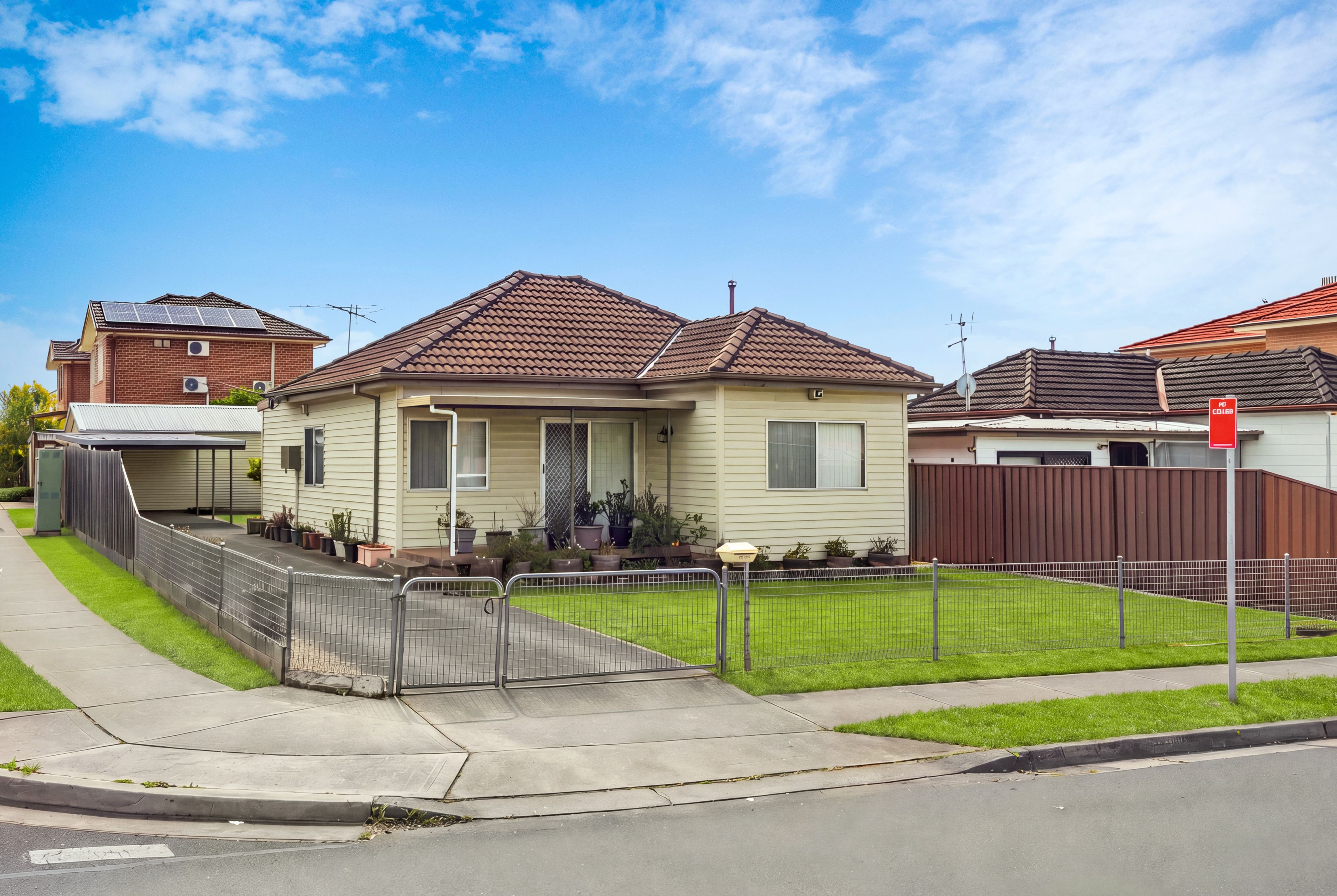 87 Torrens Street — photo 3 of 18