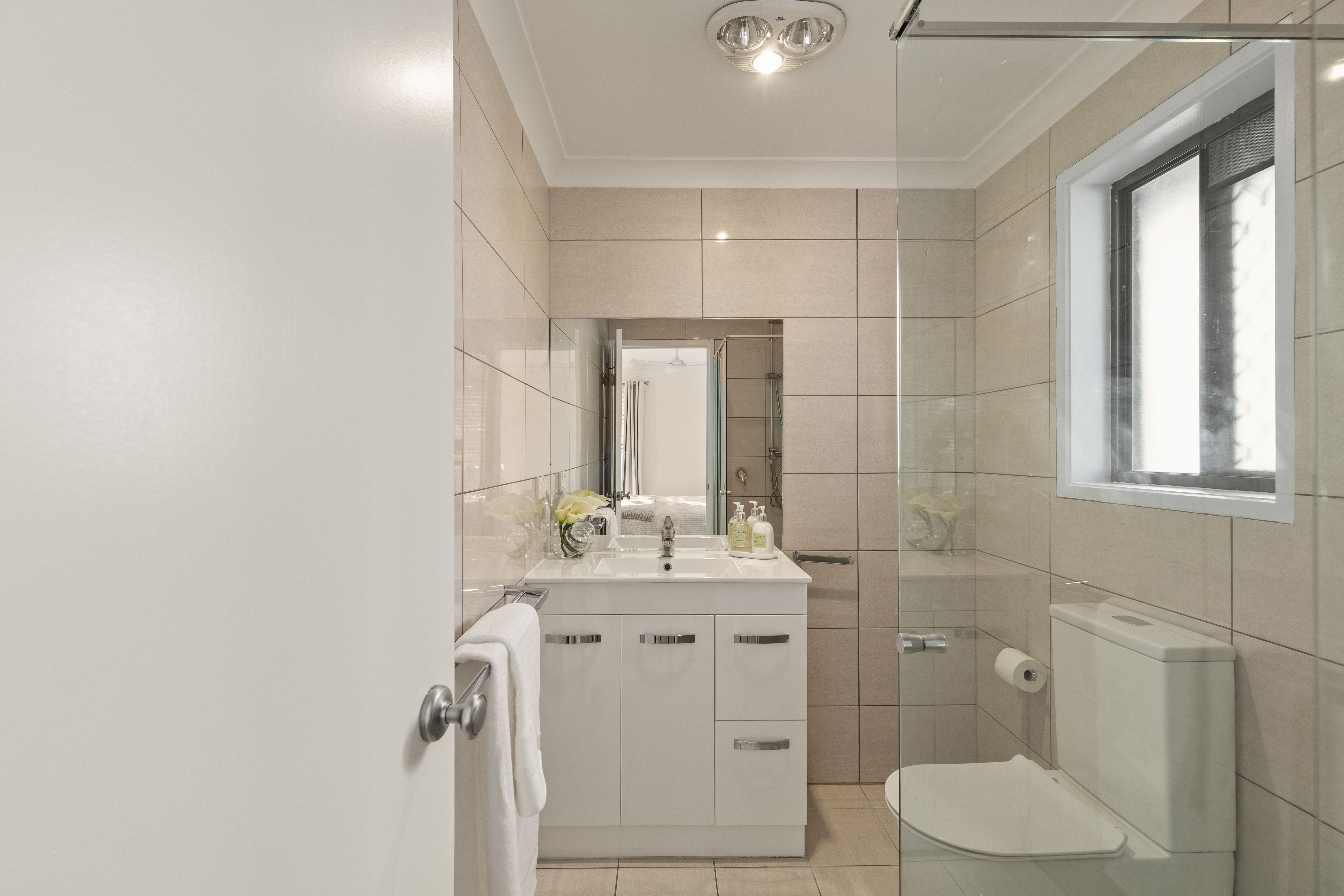28 Ballinderry Street — photo 11 of 16
